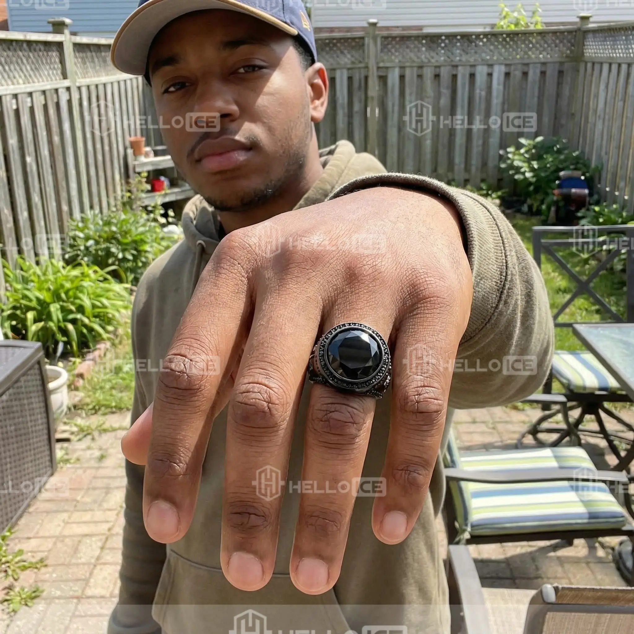 Helloice Review Image