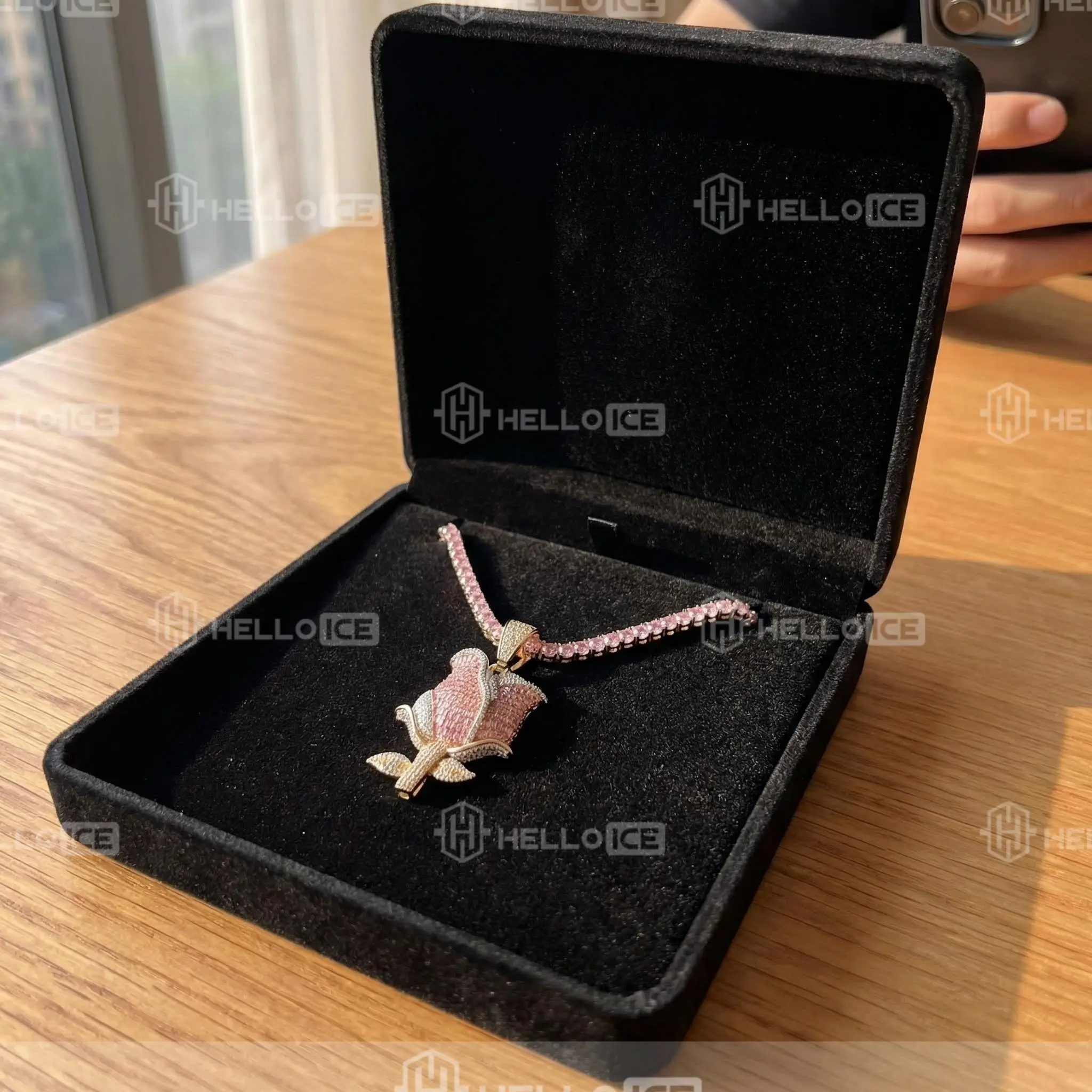 Helloice Review Image