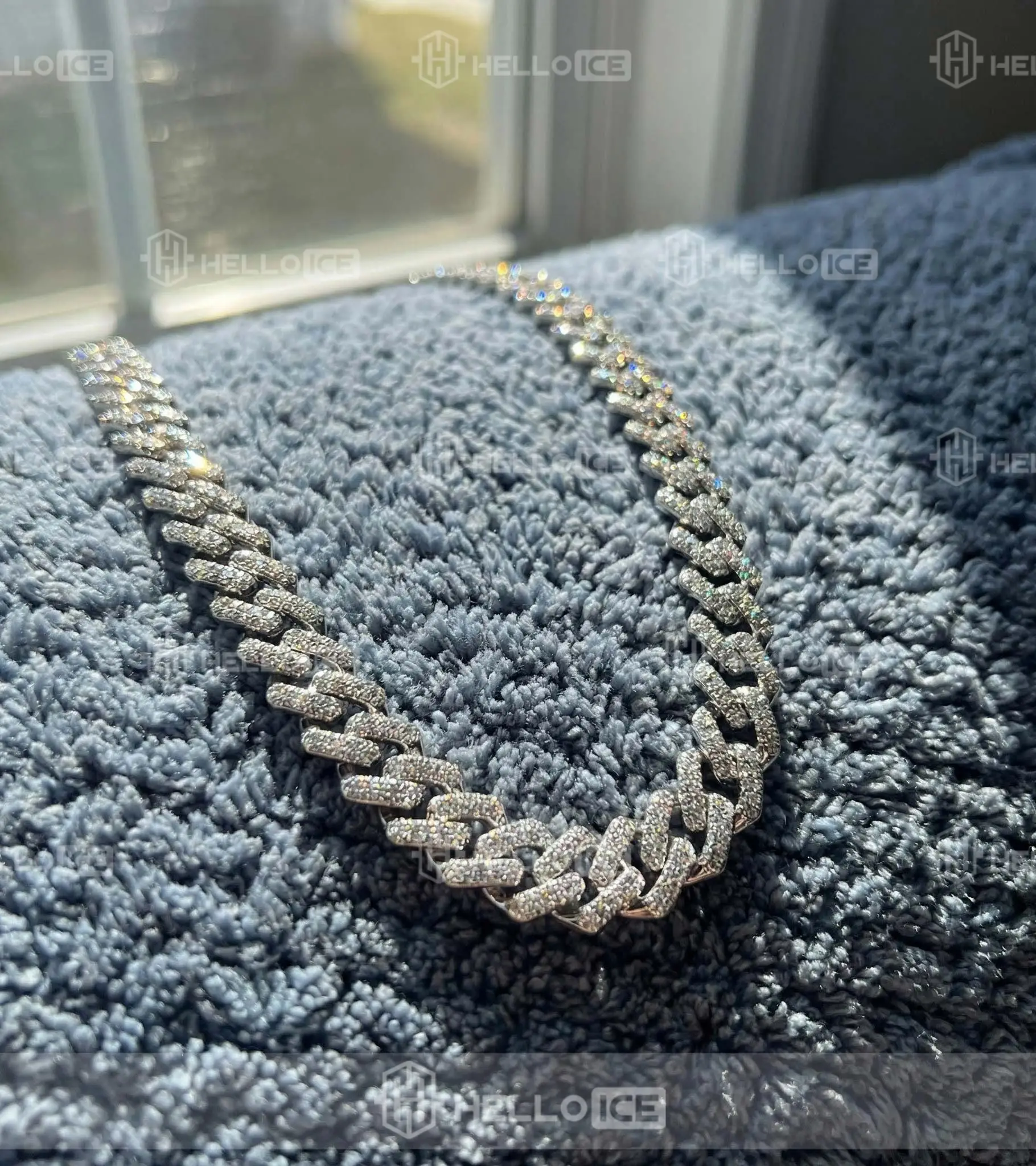 Helloice Review Image