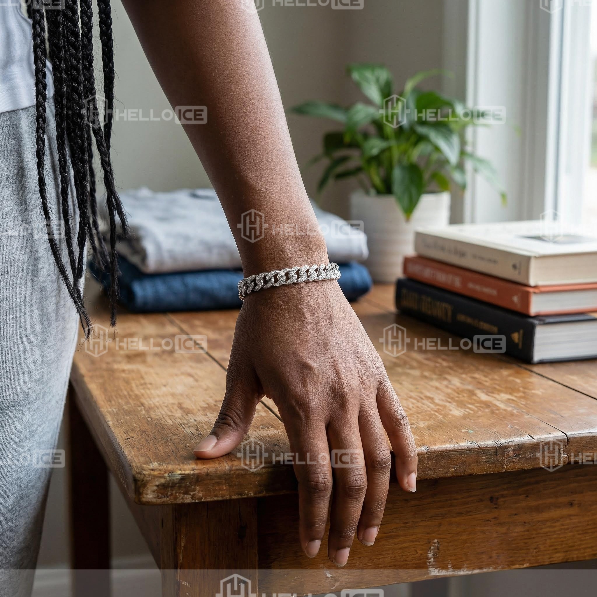 Helloice Review Image