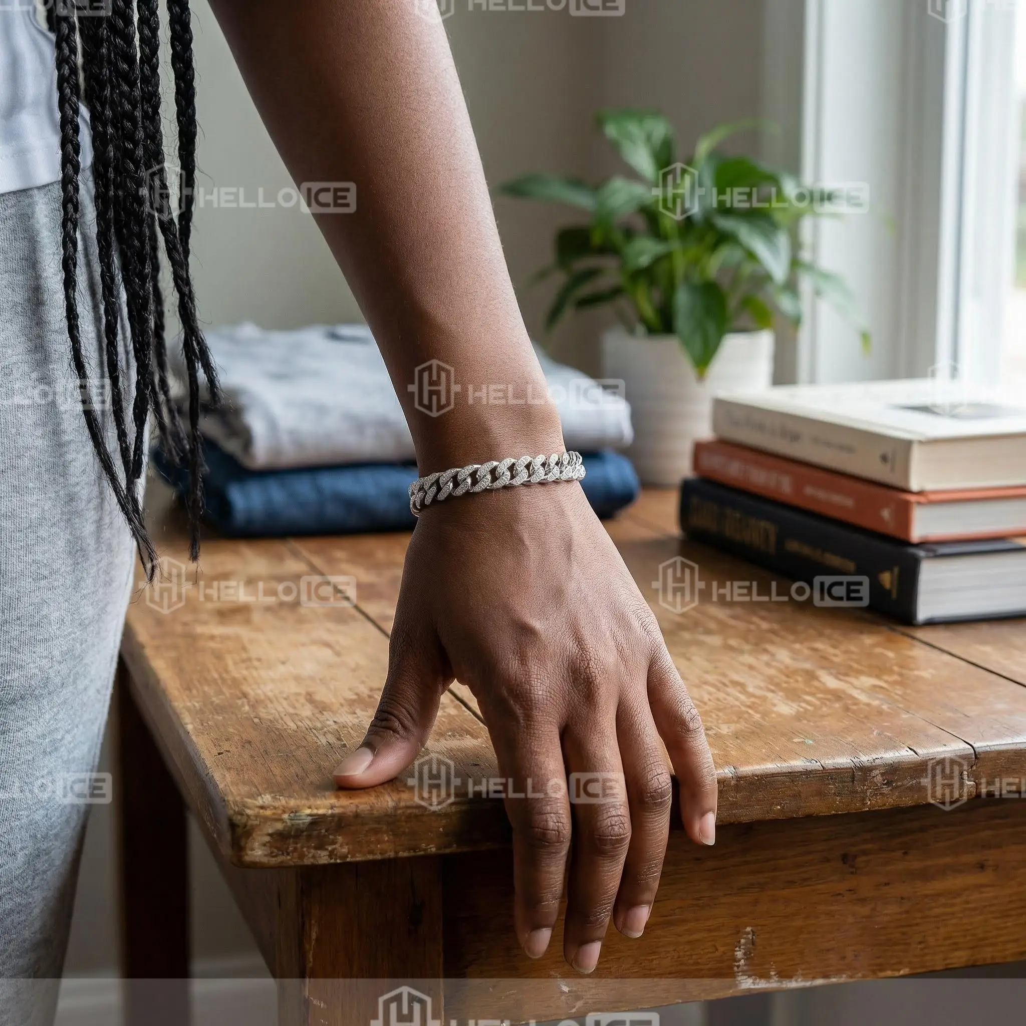 Helloice Review Image