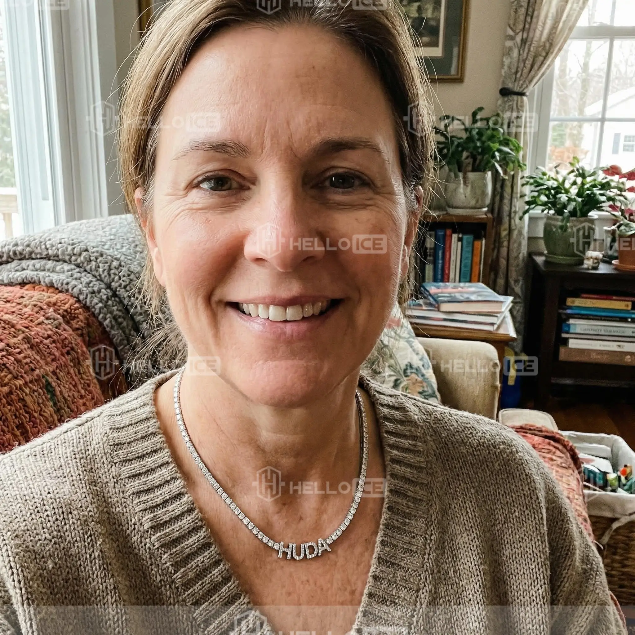 Helloice Review Image