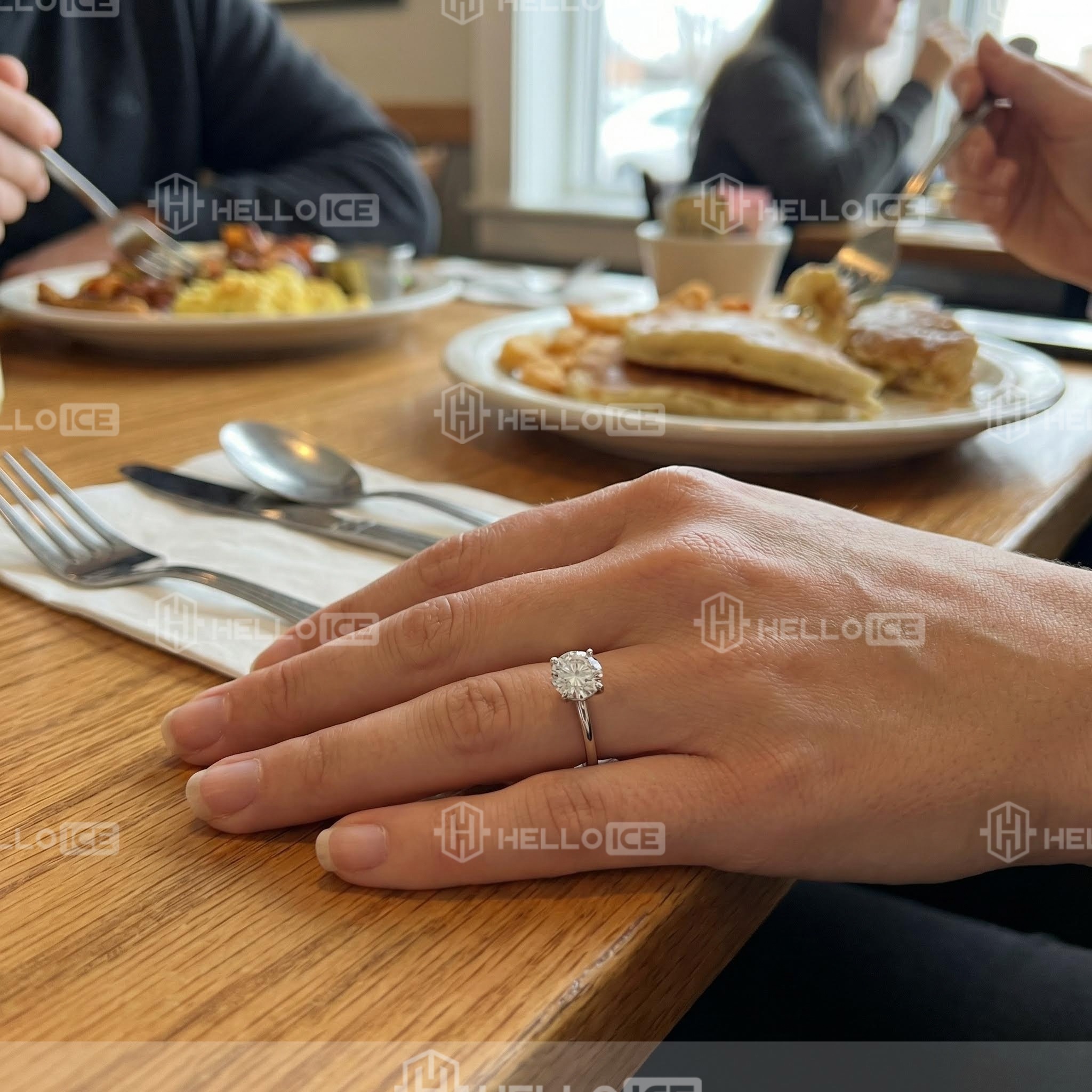 Helloice Review Image