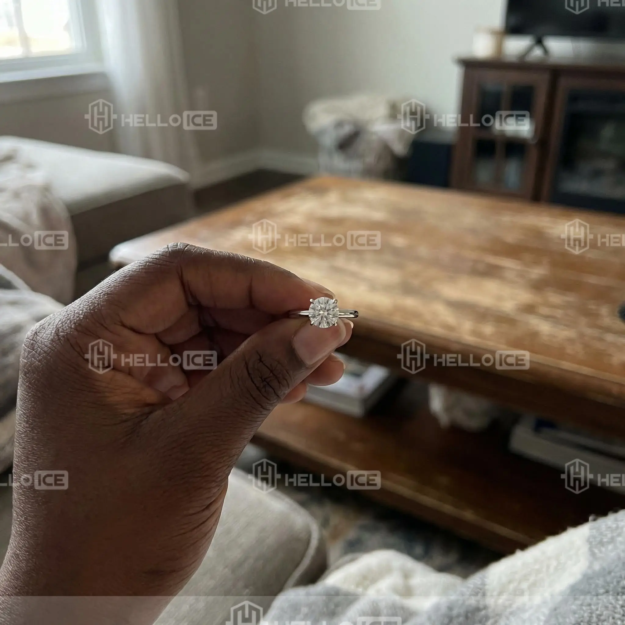 Helloice Review Image