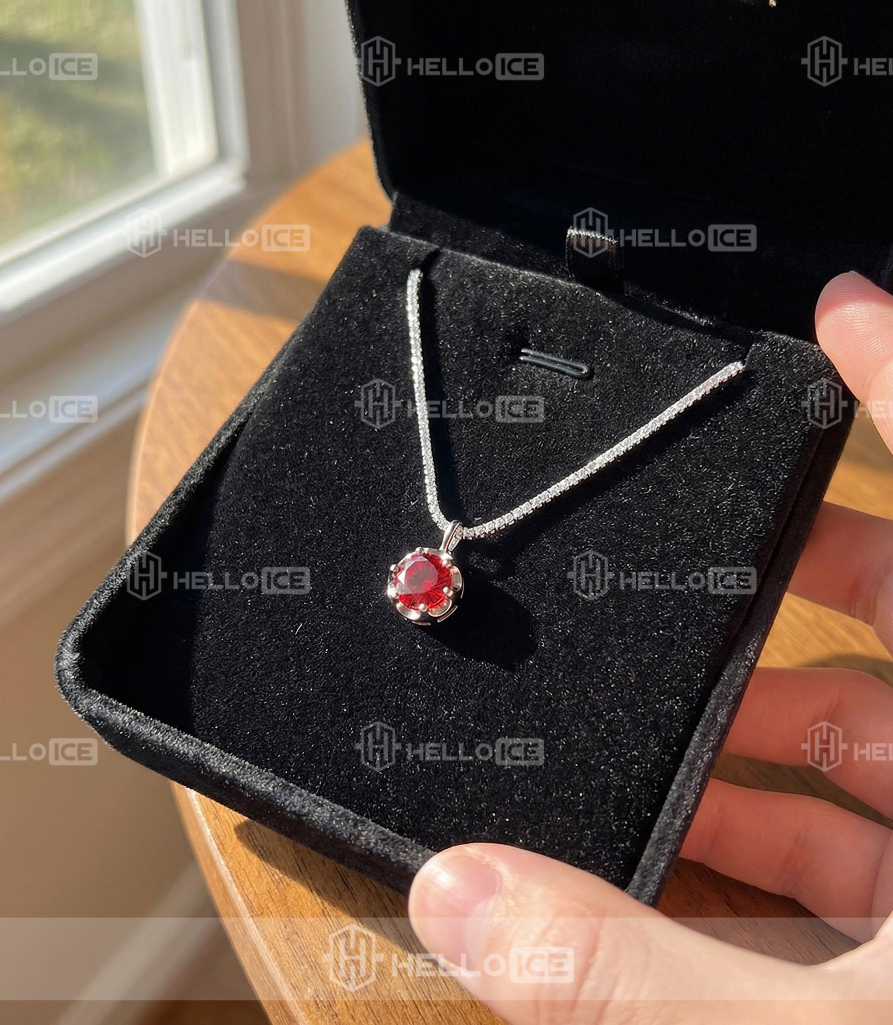 Helloice Review Image