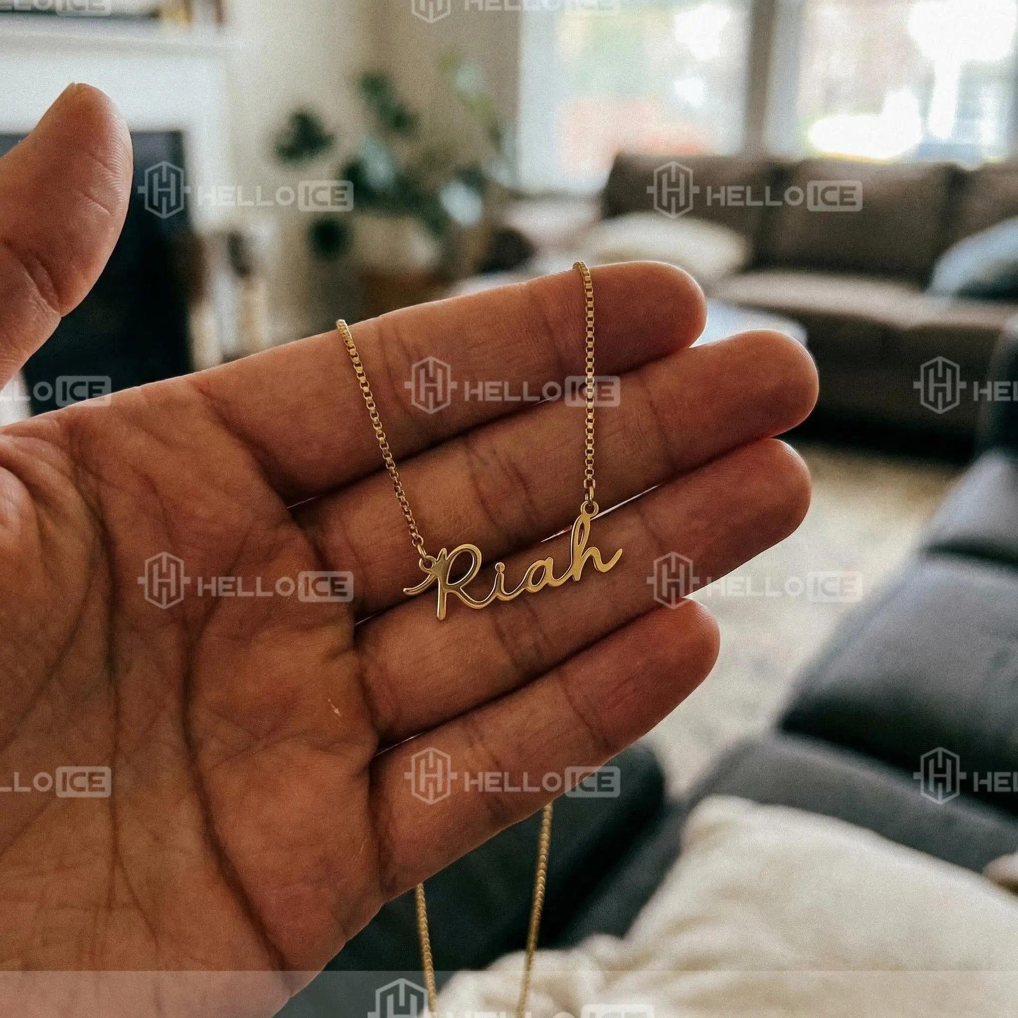 Helloice Review Image