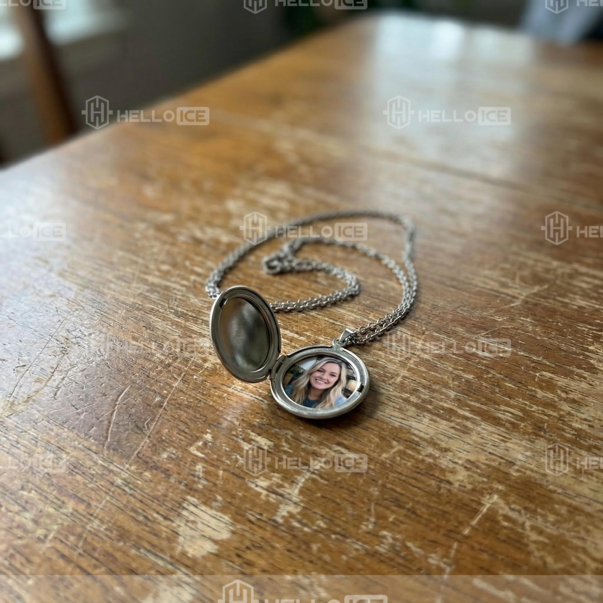 Helloice Review Image