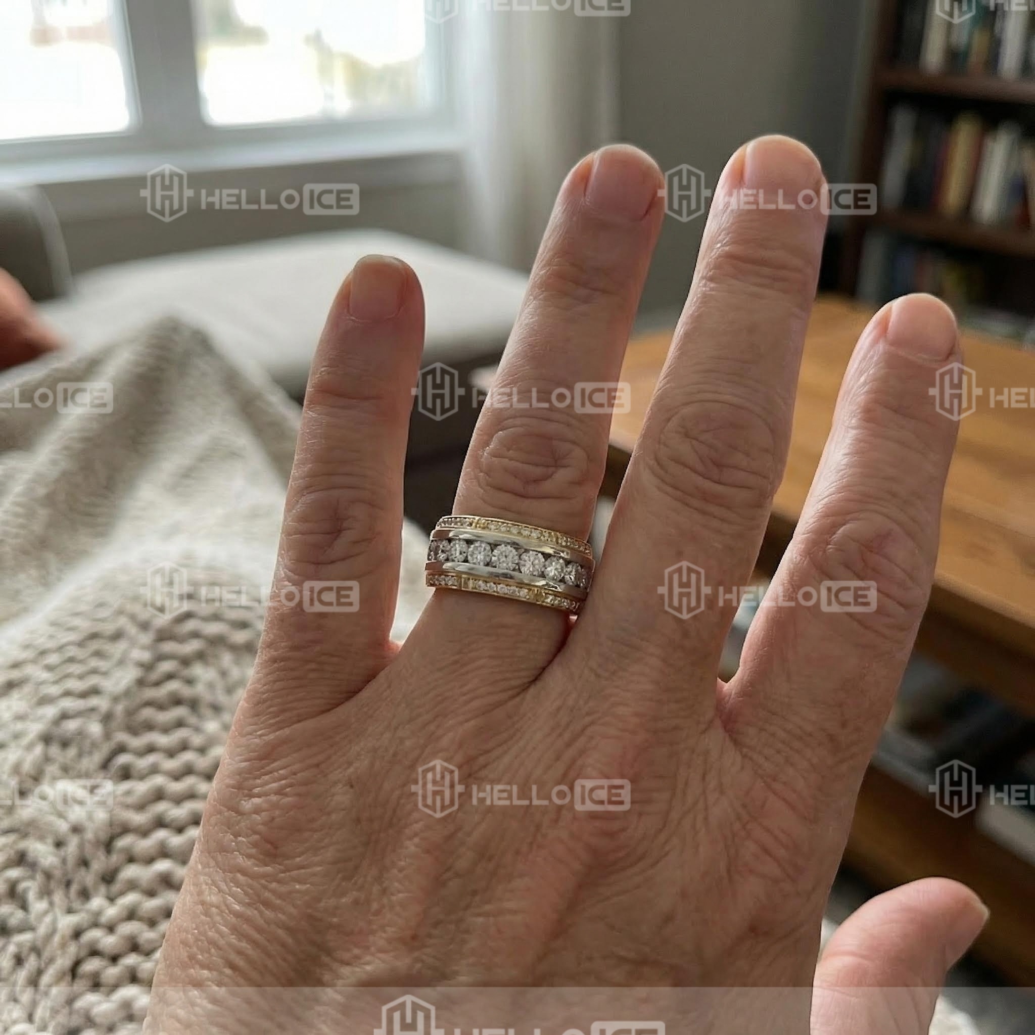 Helloice Review Image