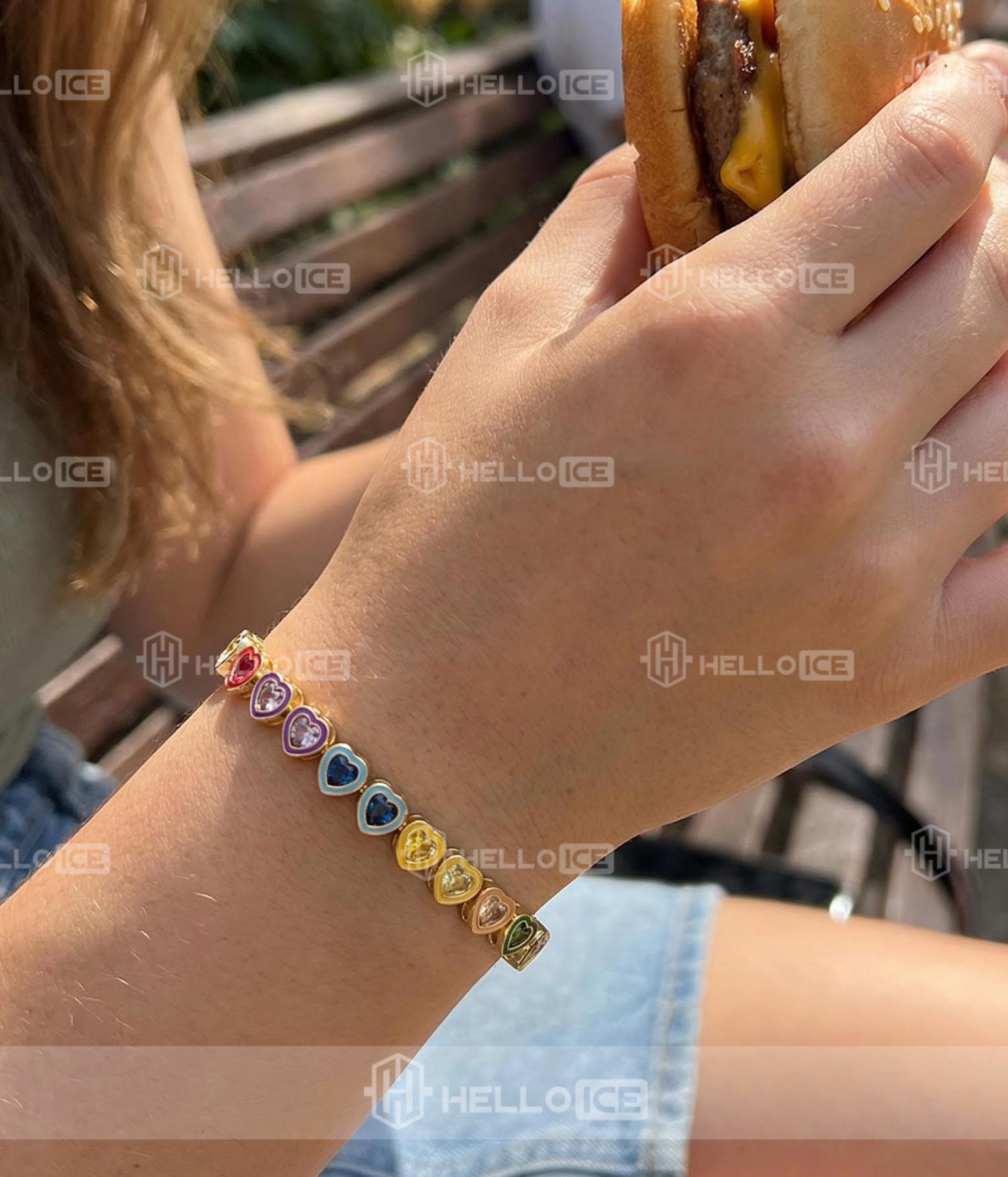 Helloice Review Image