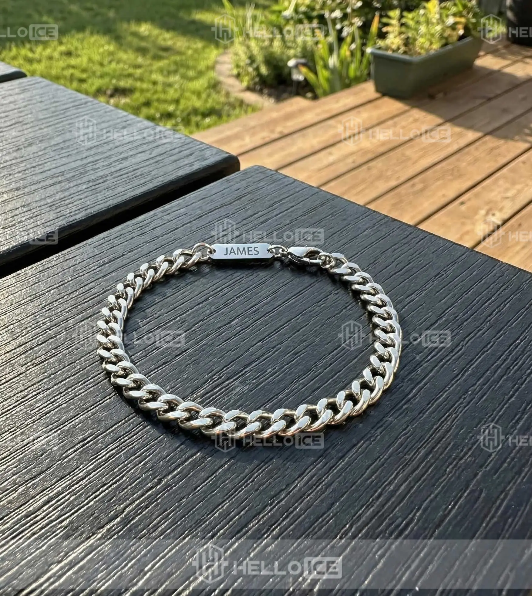 Helloice Review Image