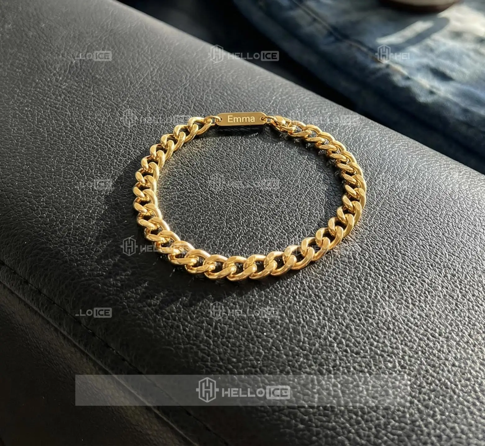 Helloice Review Image