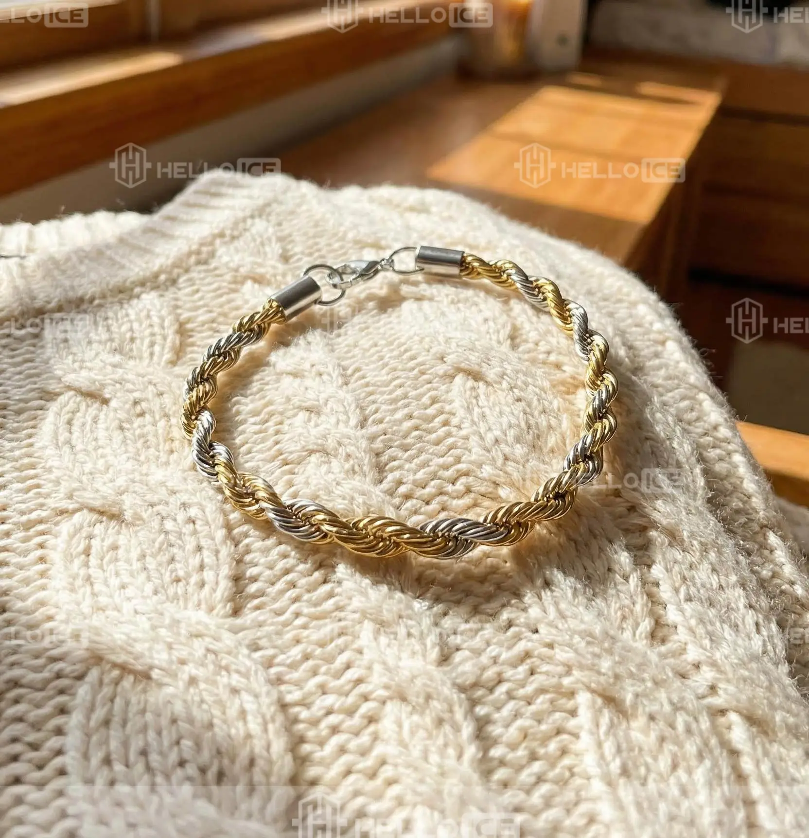 Helloice Review Image