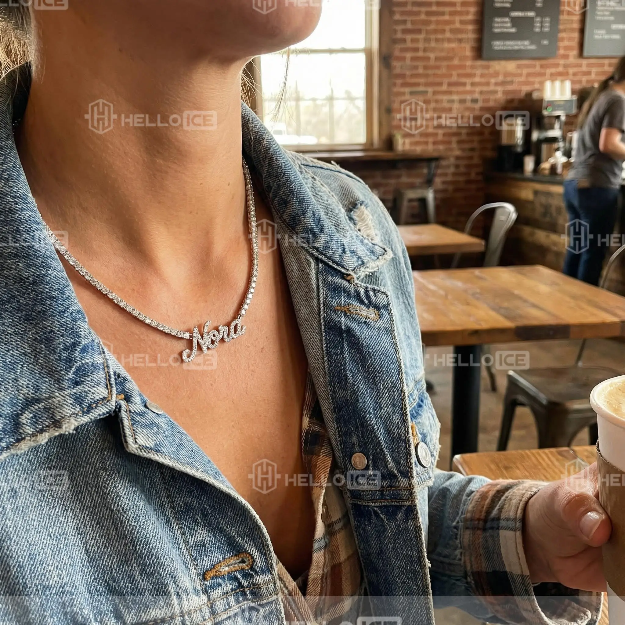 Helloice Review Image