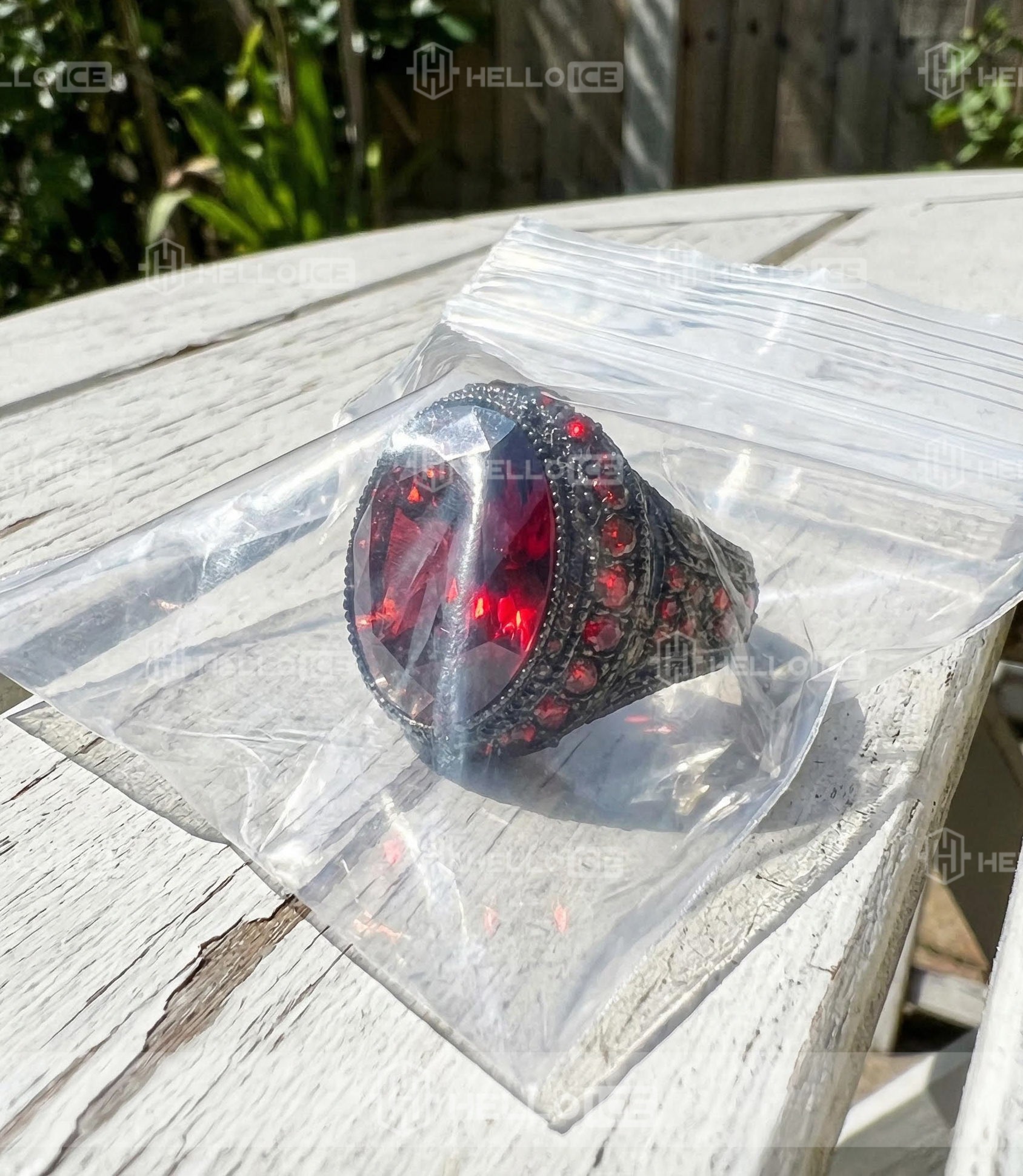 Helloice Review Image