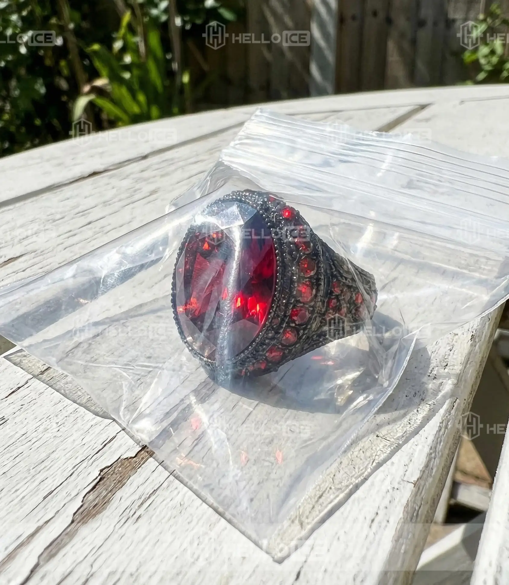 Helloice Review Image