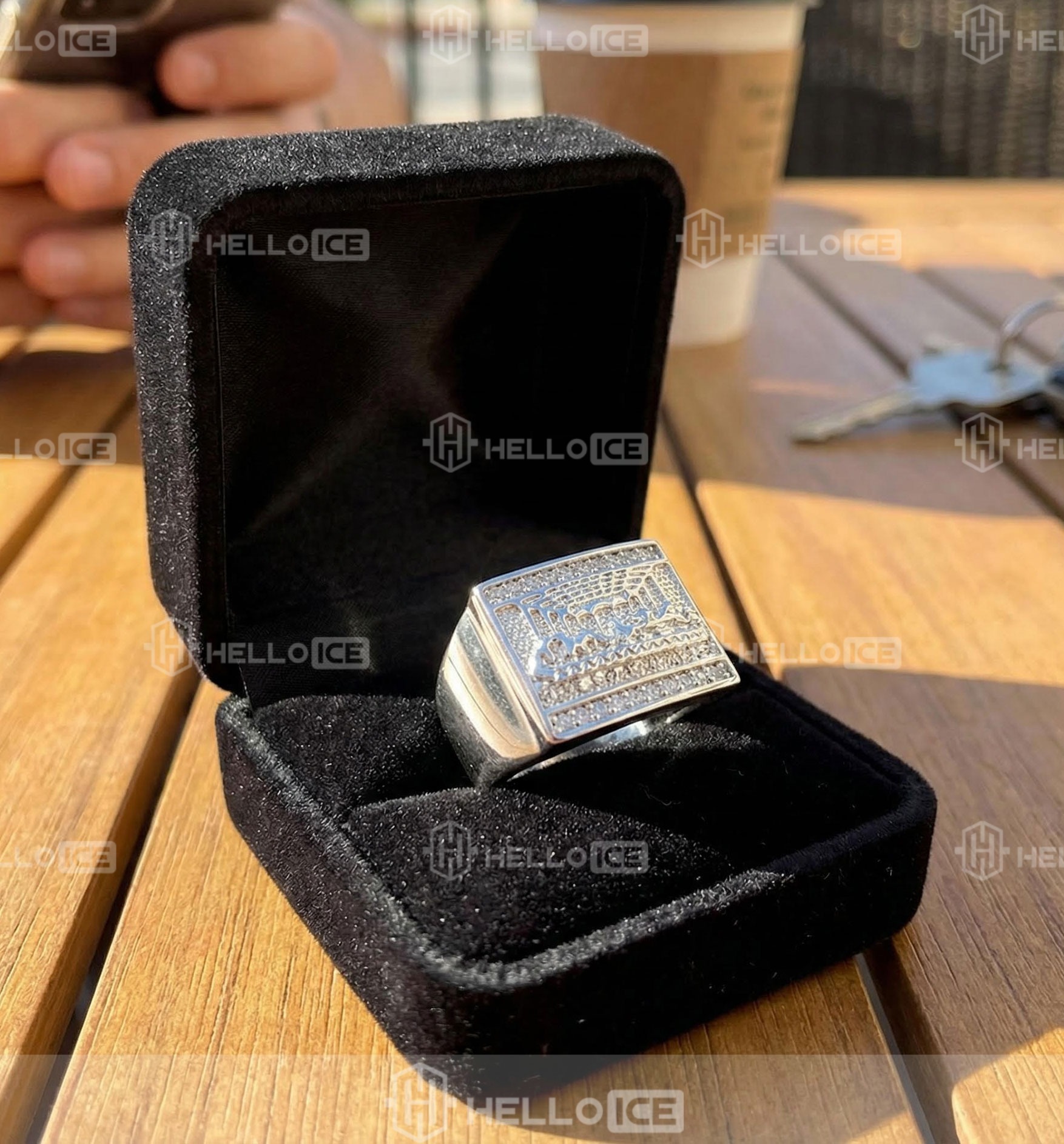 Helloice Review Image