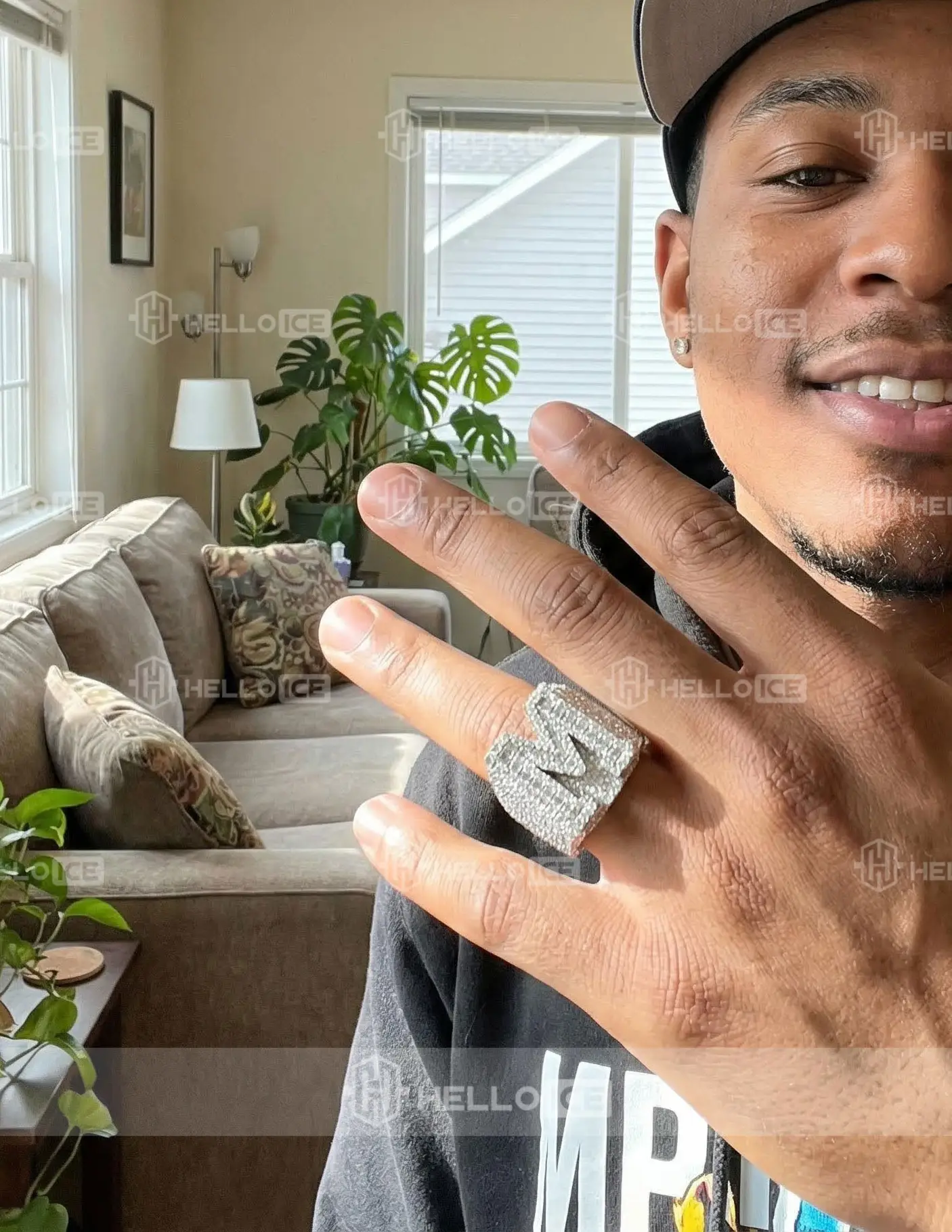 Helloice Review Image