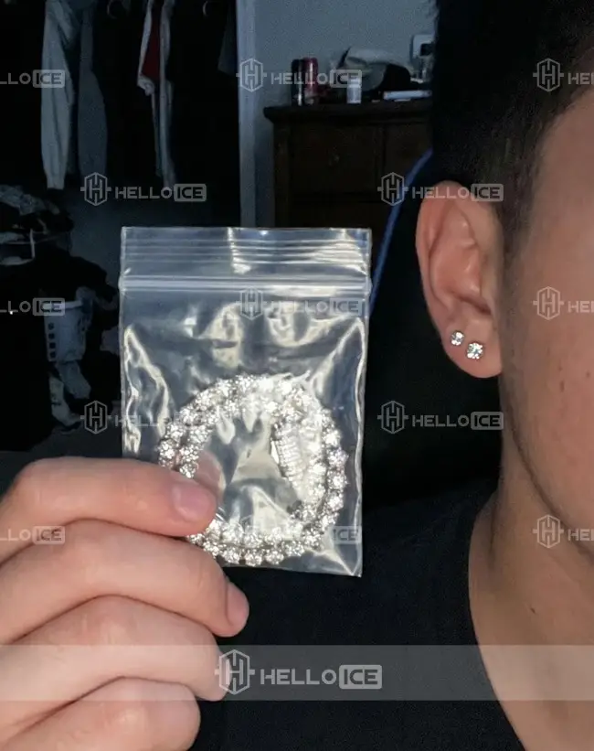 Helloice Review Image