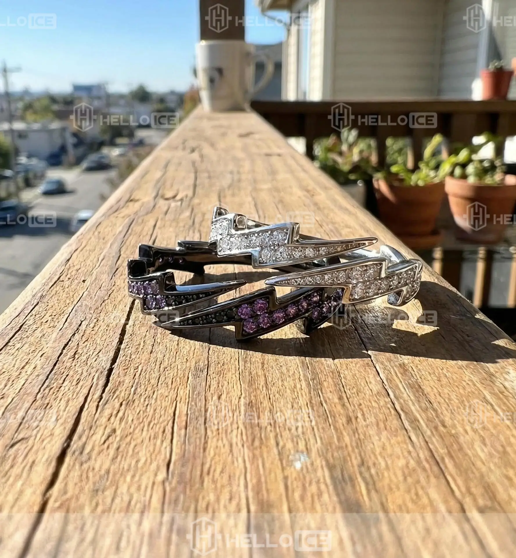 Helloice Review Image