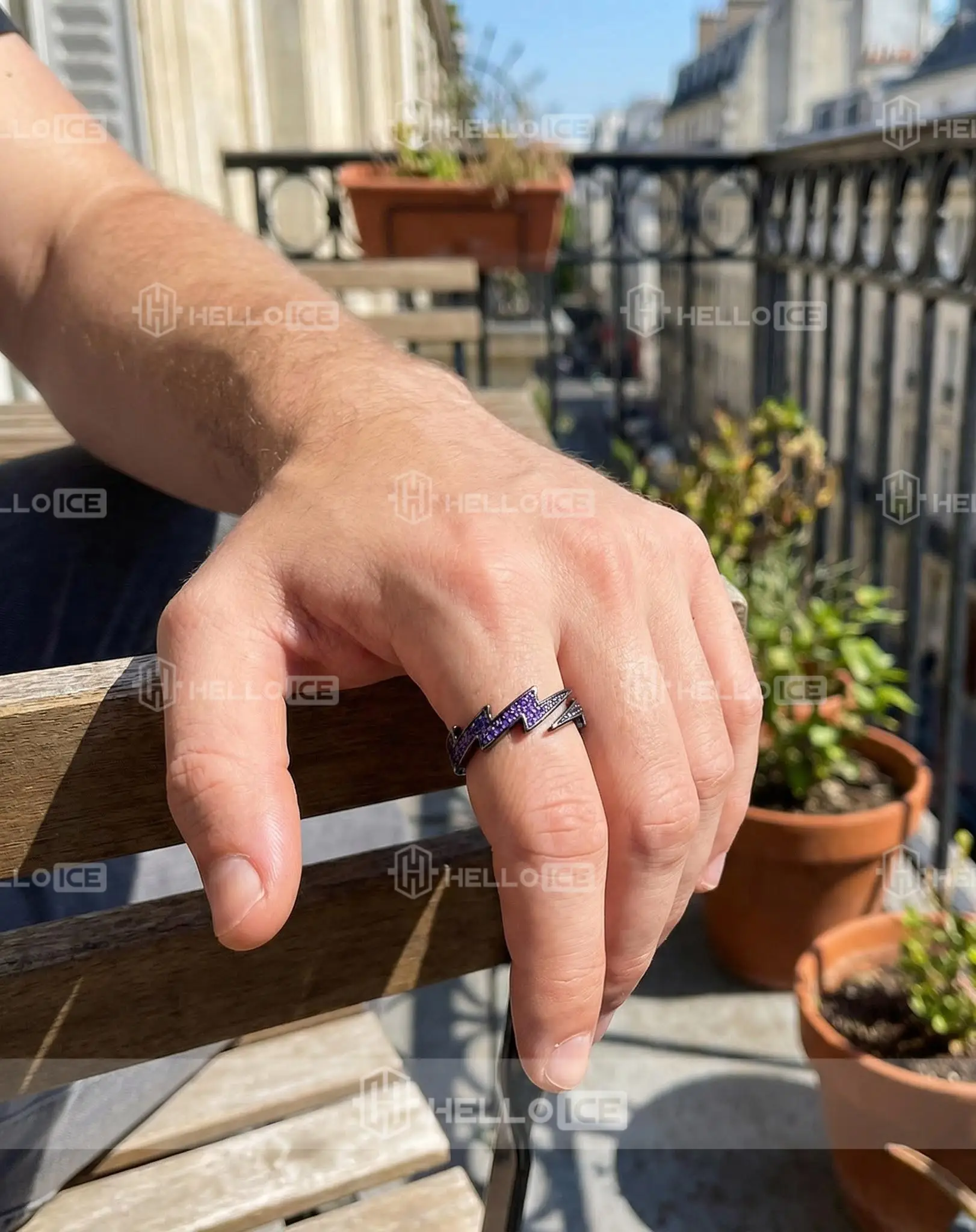 Helloice Review Image