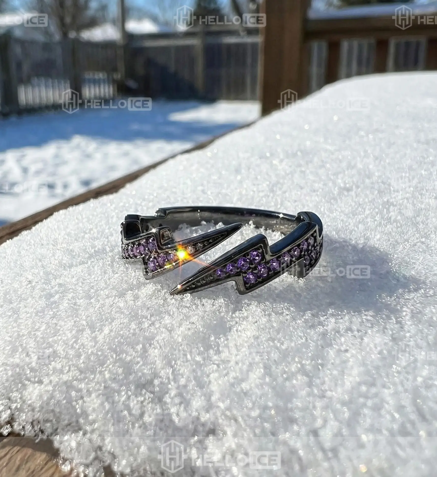 Helloice Review Image