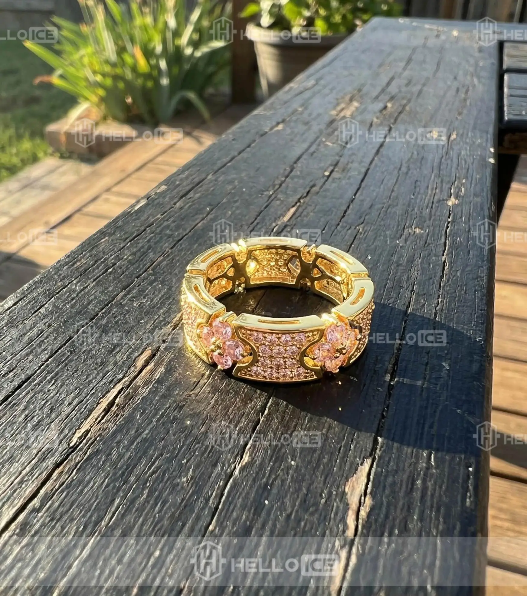 Helloice Review Image