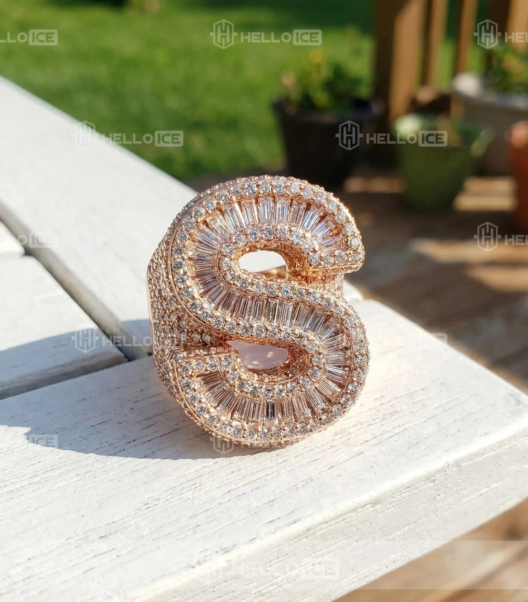 Helloice Review Image