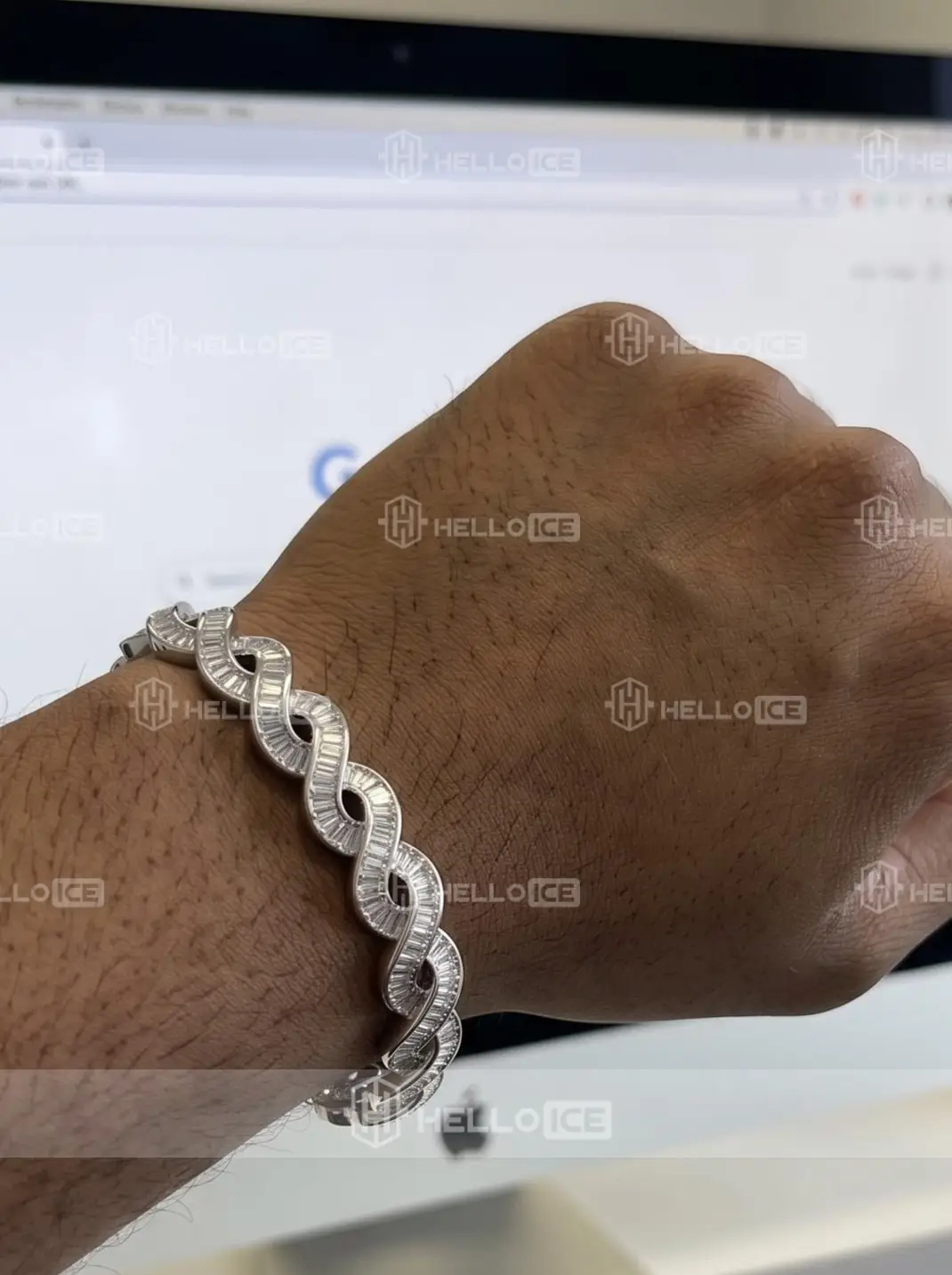 Helloice Review Image
