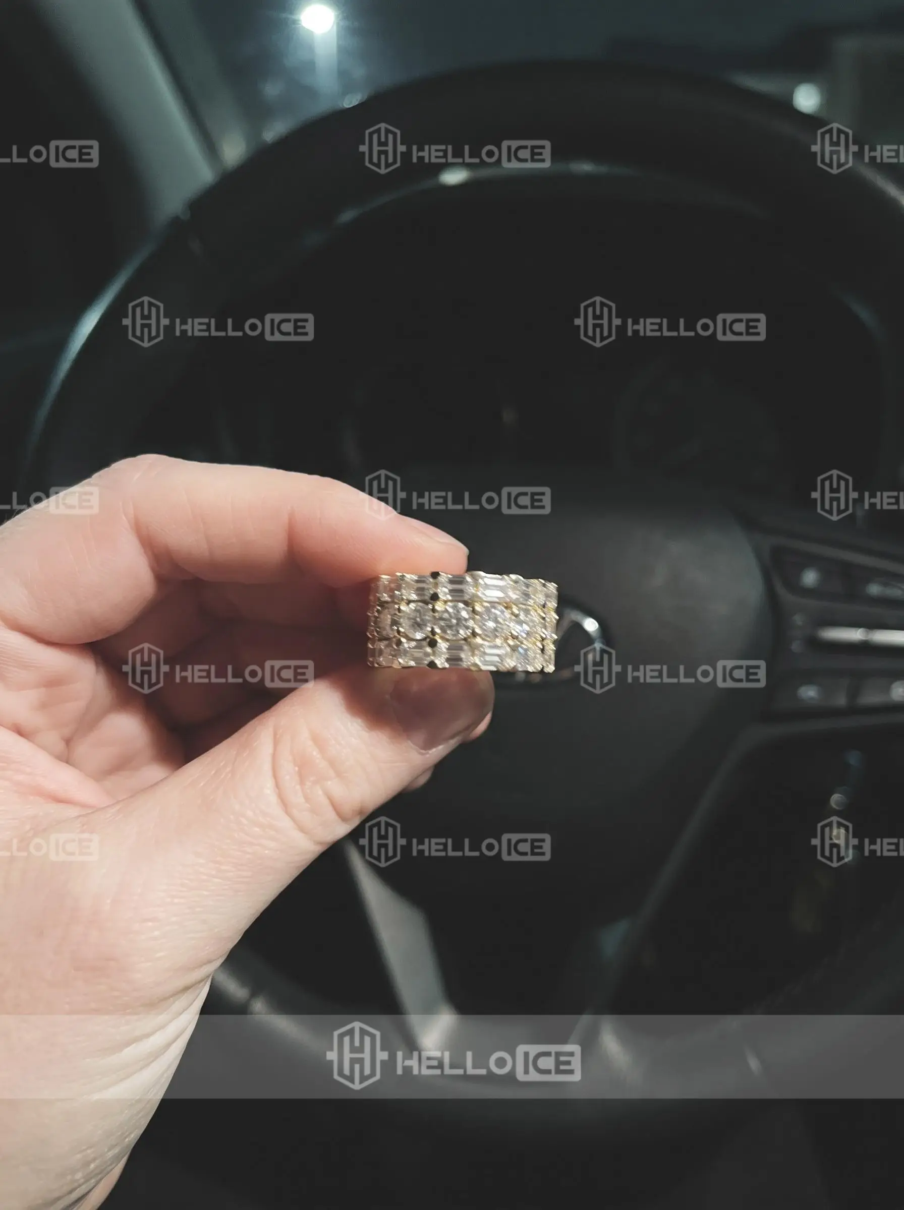 Helloice Review Image