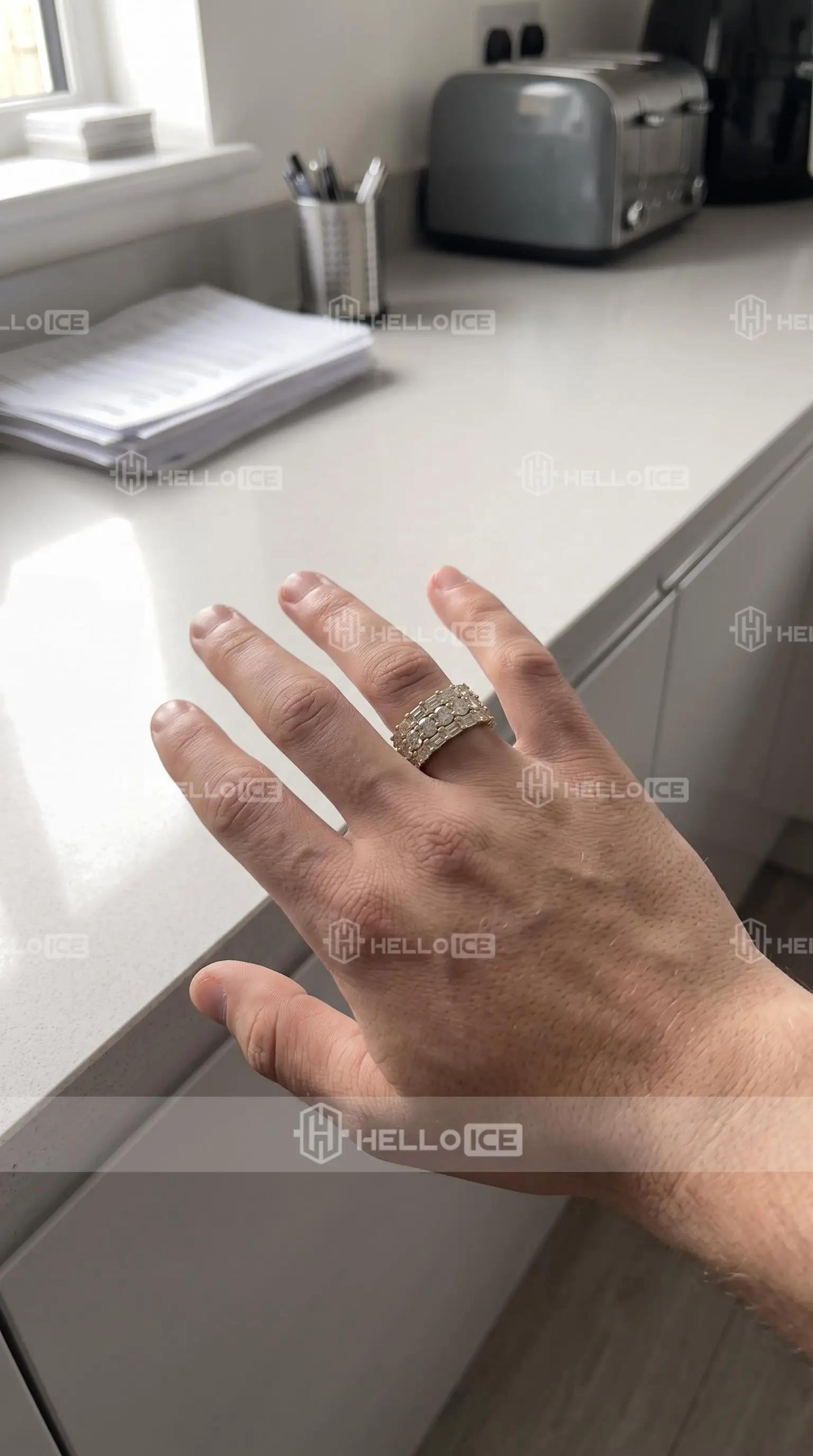 Helloice Review Image