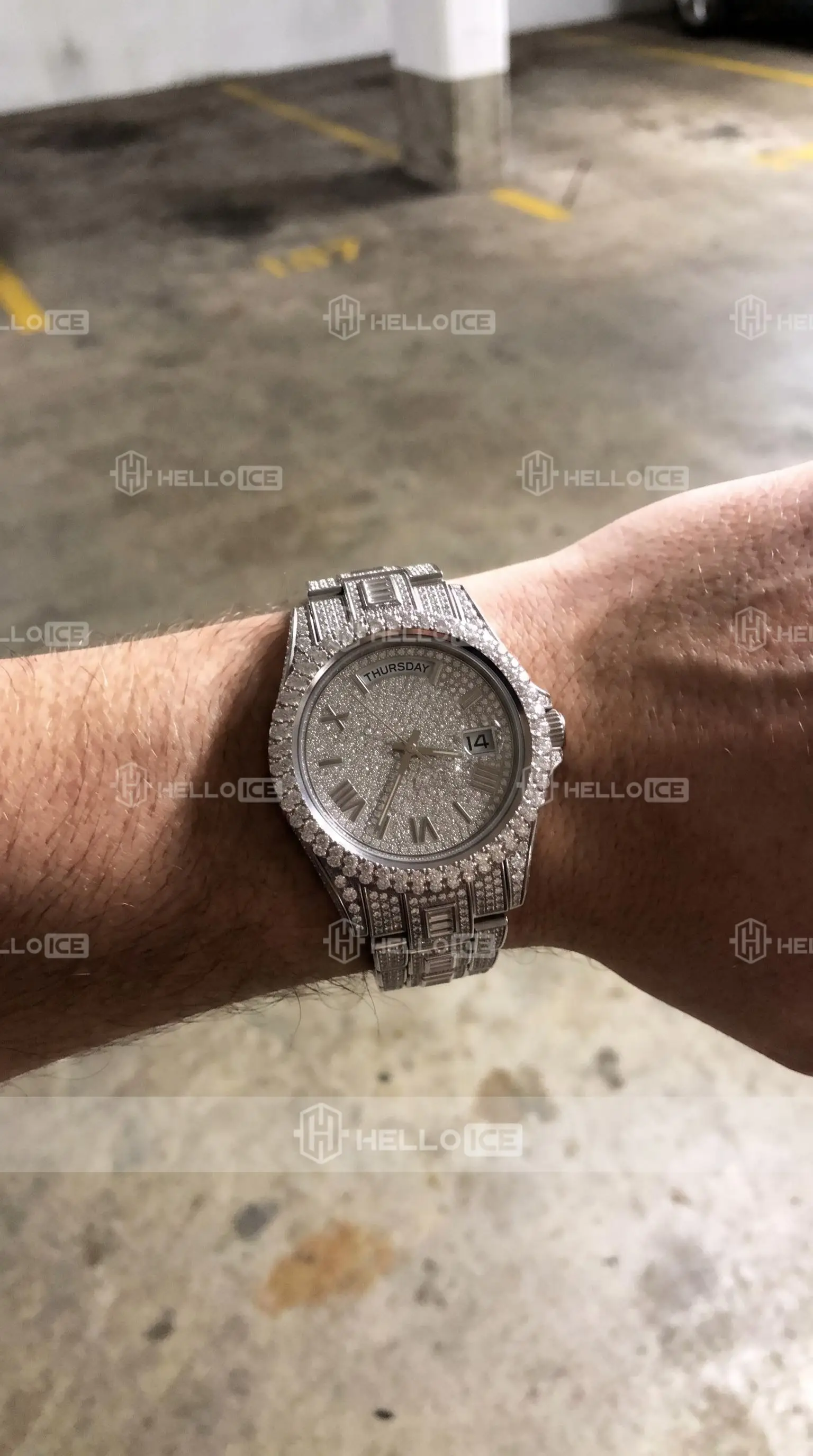 Helloice Review Image