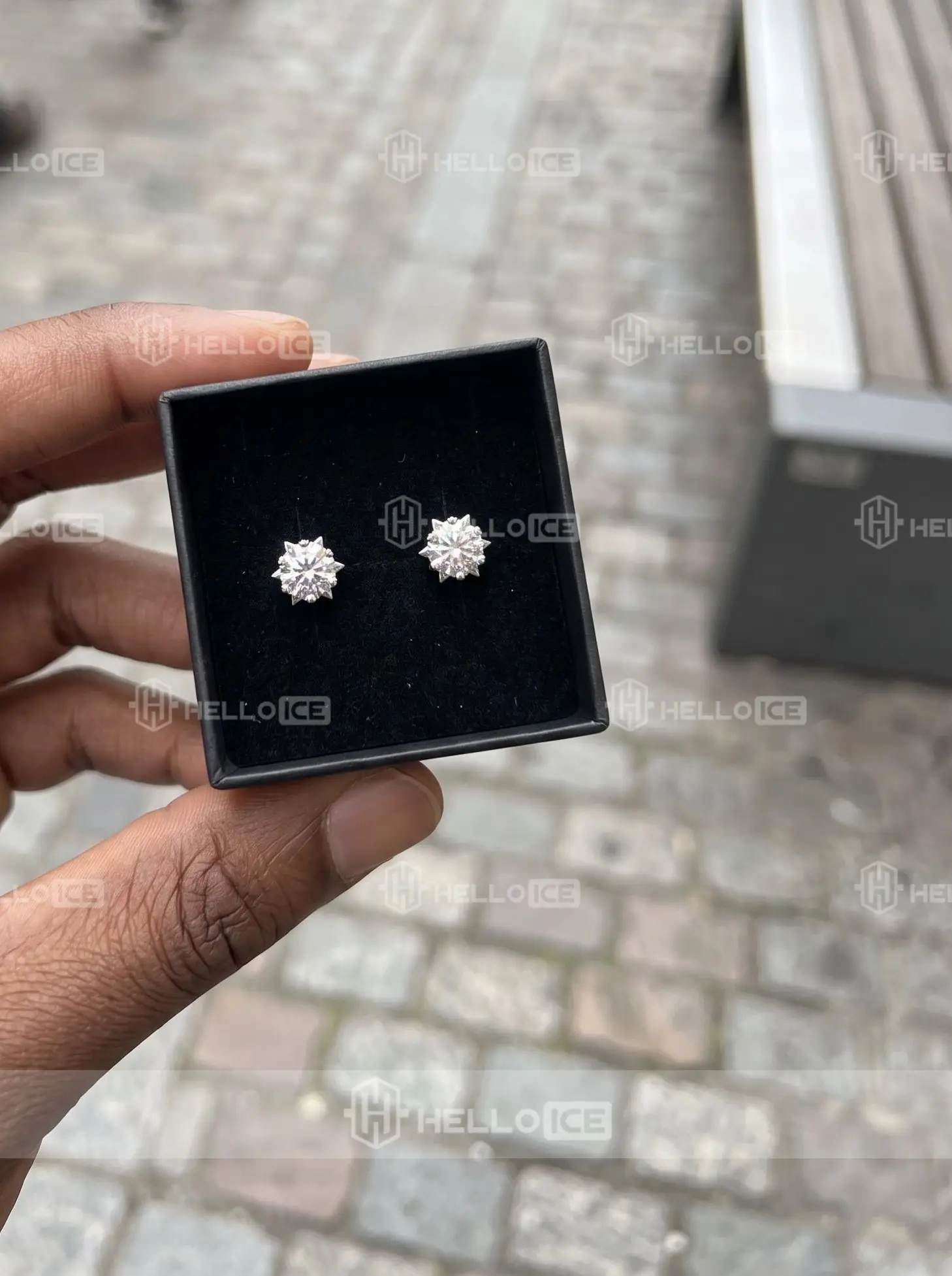 Helloice Review Image