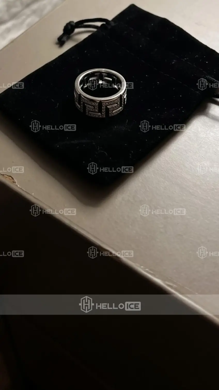Helloice Review Image