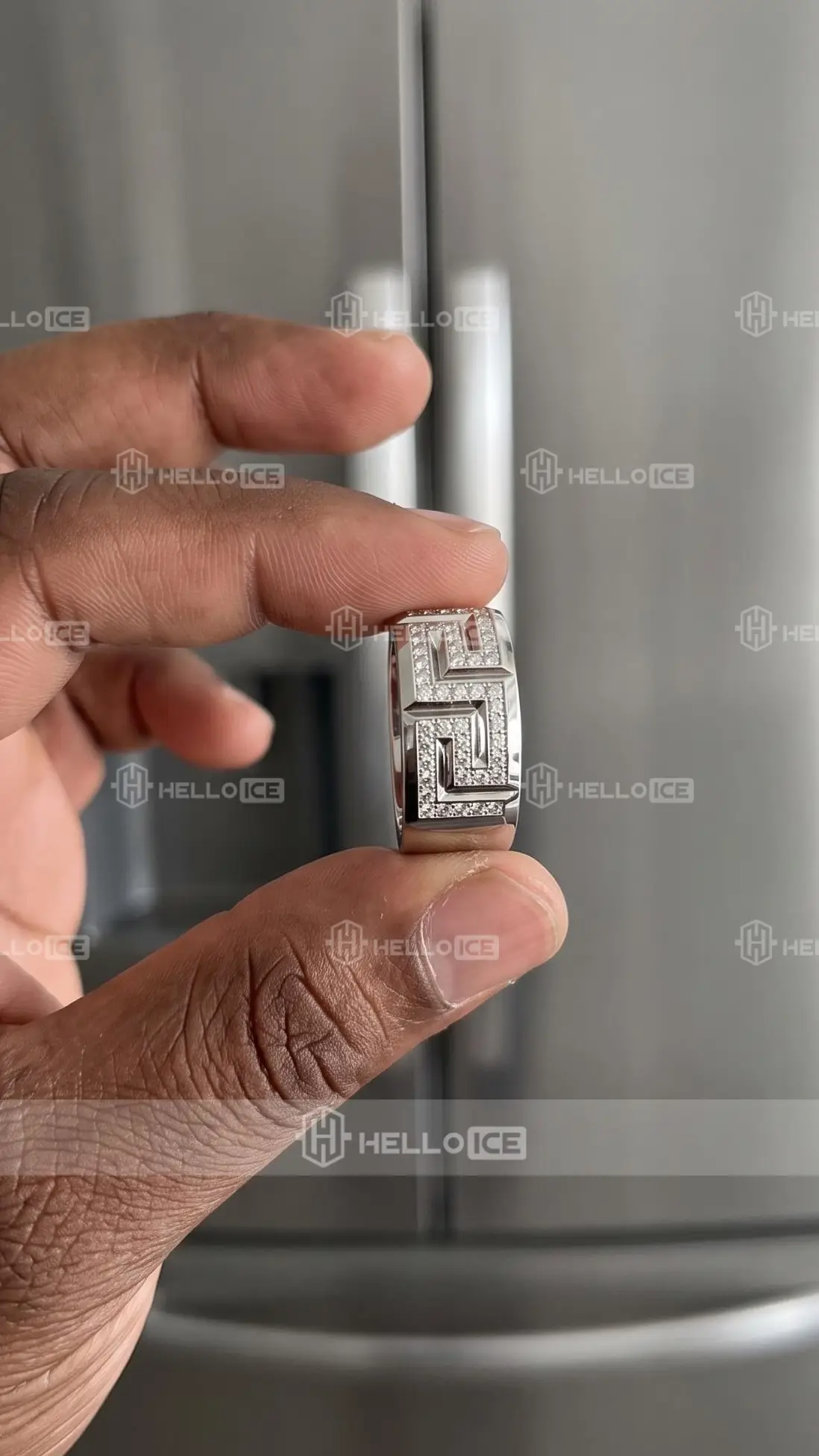 Helloice Review Image