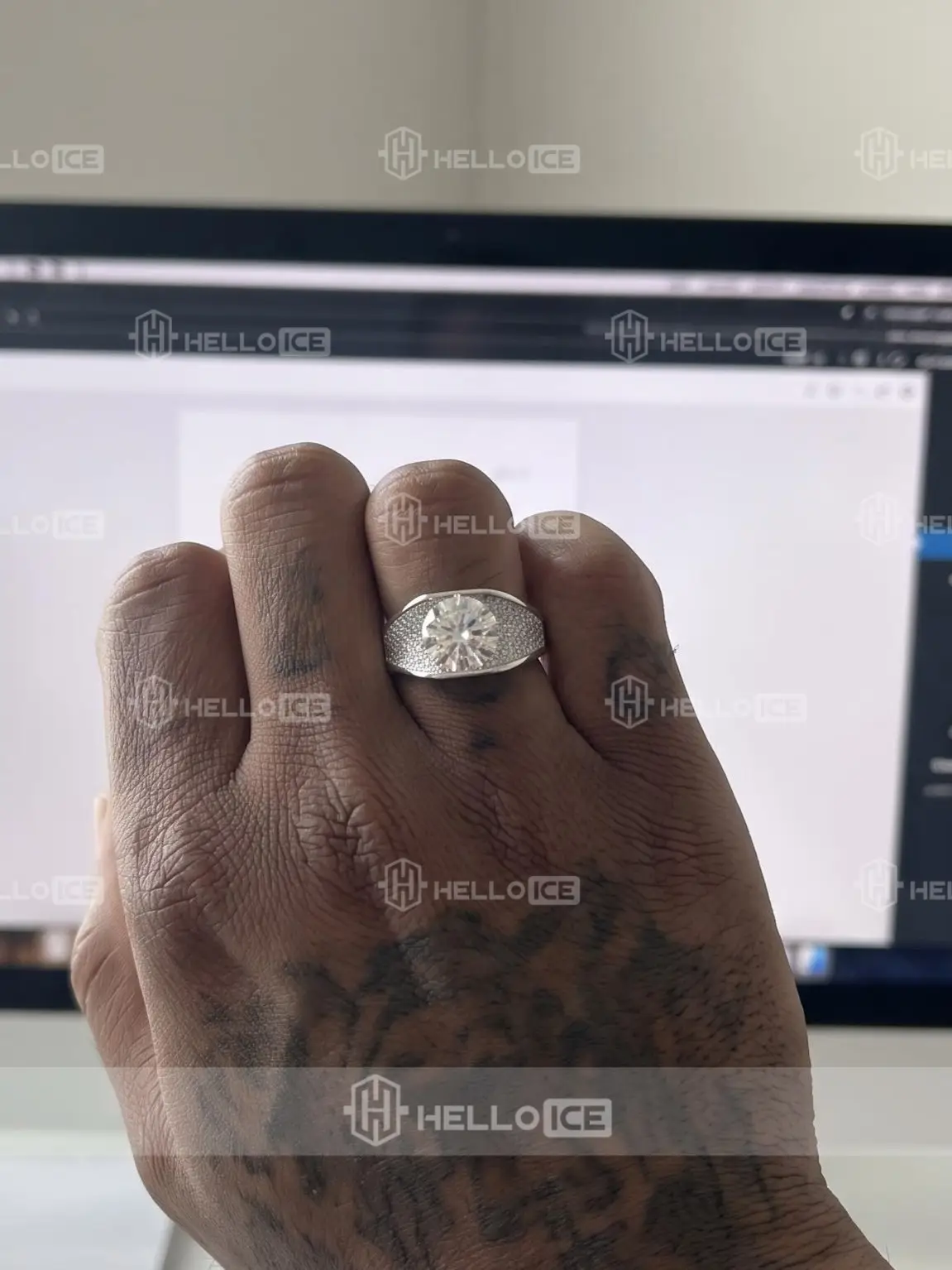 Helloice Review Image