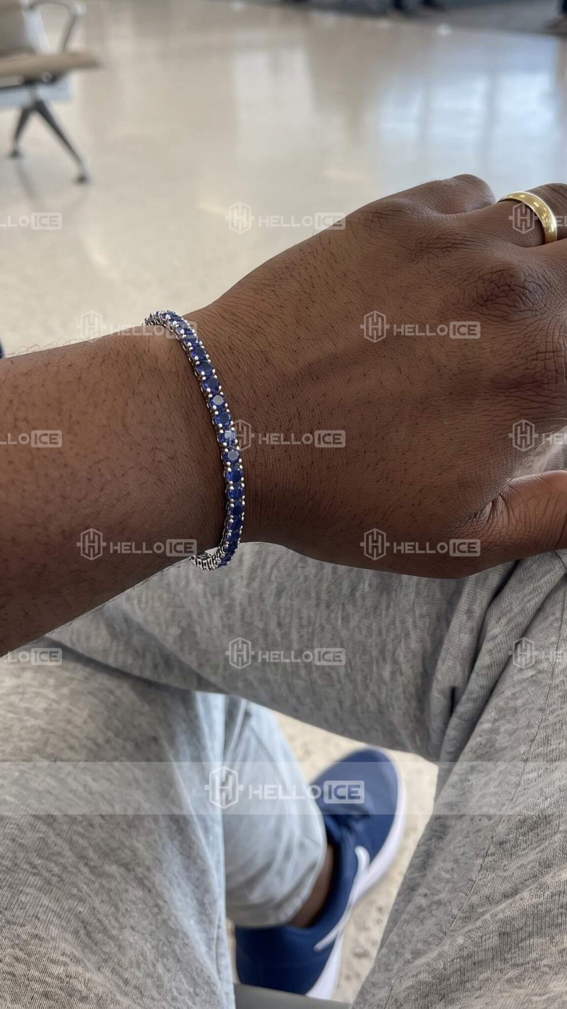 Helloice Review Image