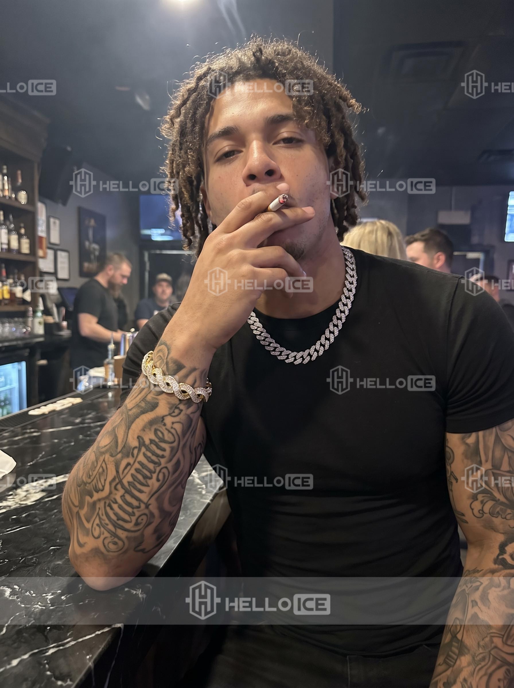 Helloice Review Image