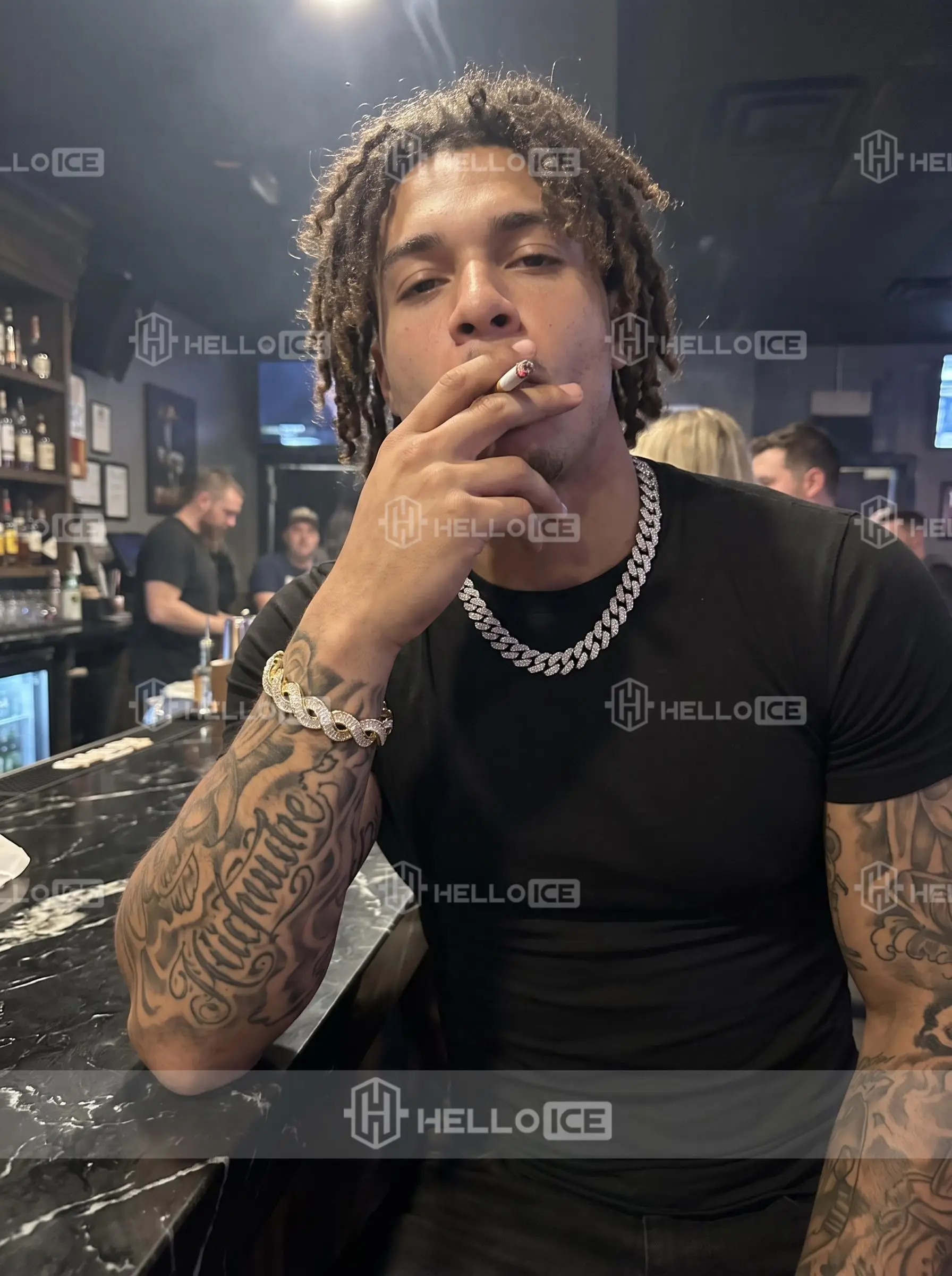 Helloice Review Image