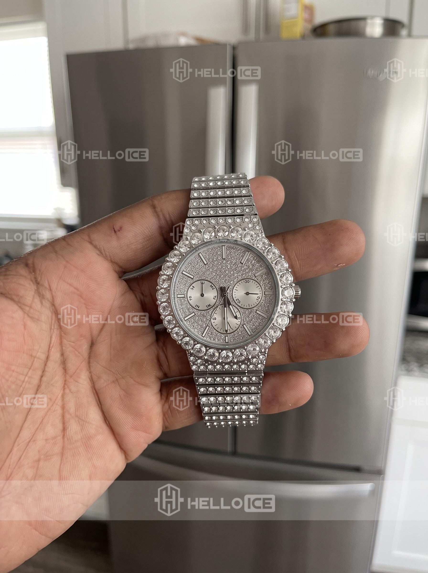 Helloice Review Image