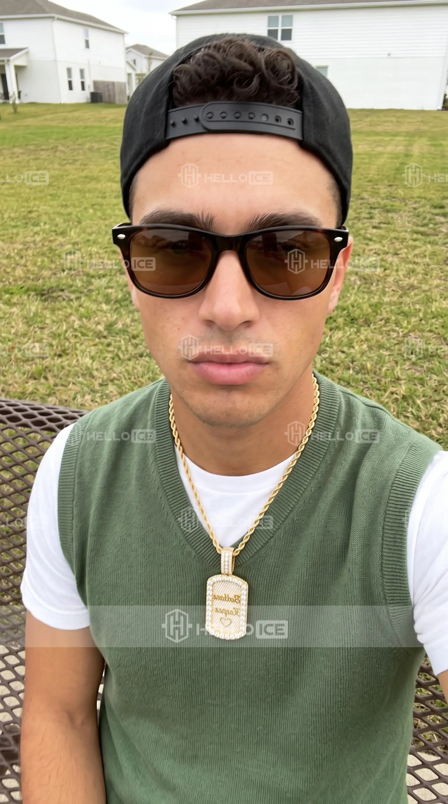 Helloice Review Image