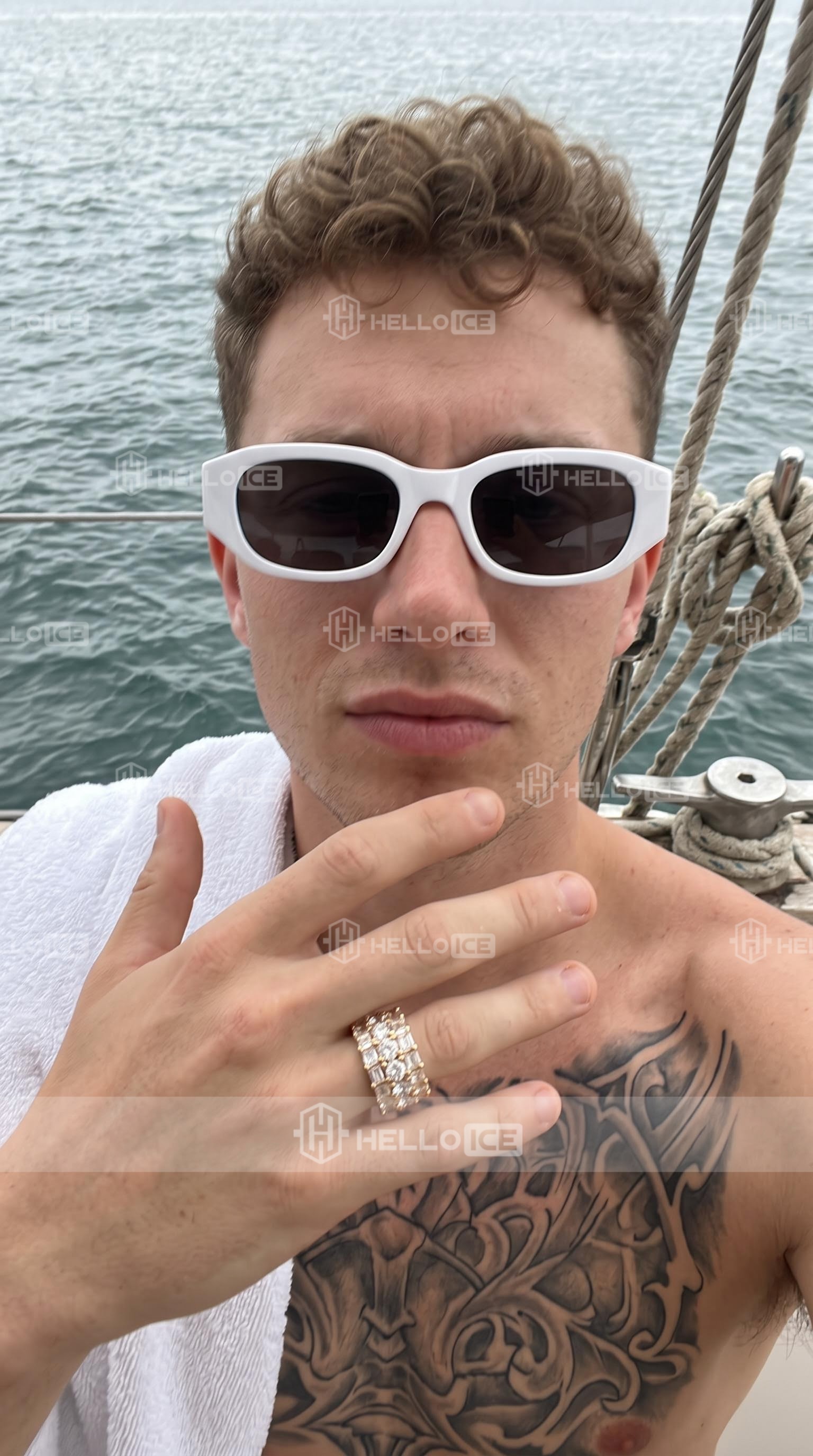 Helloice Review Image