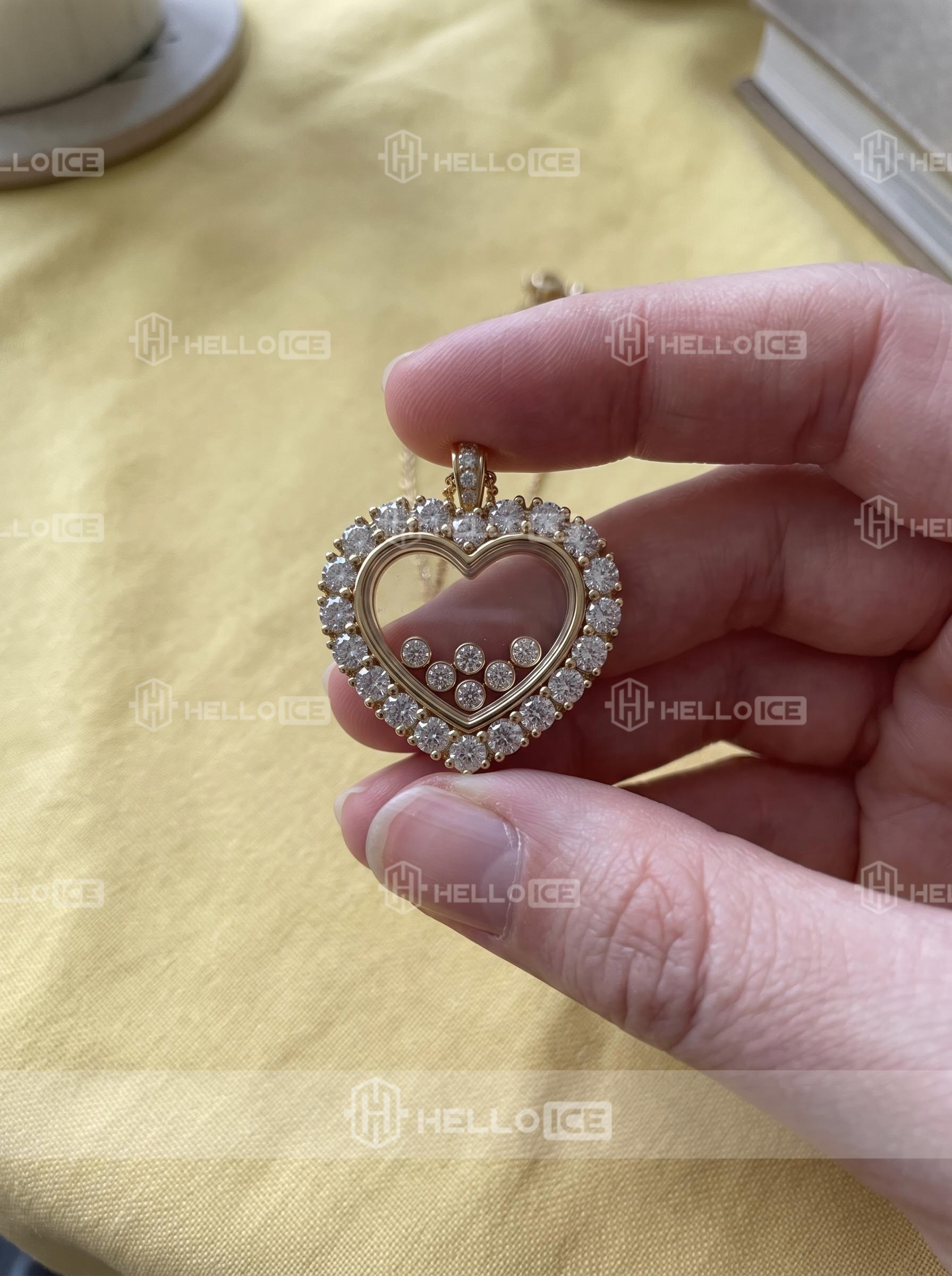 Helloice Review Image