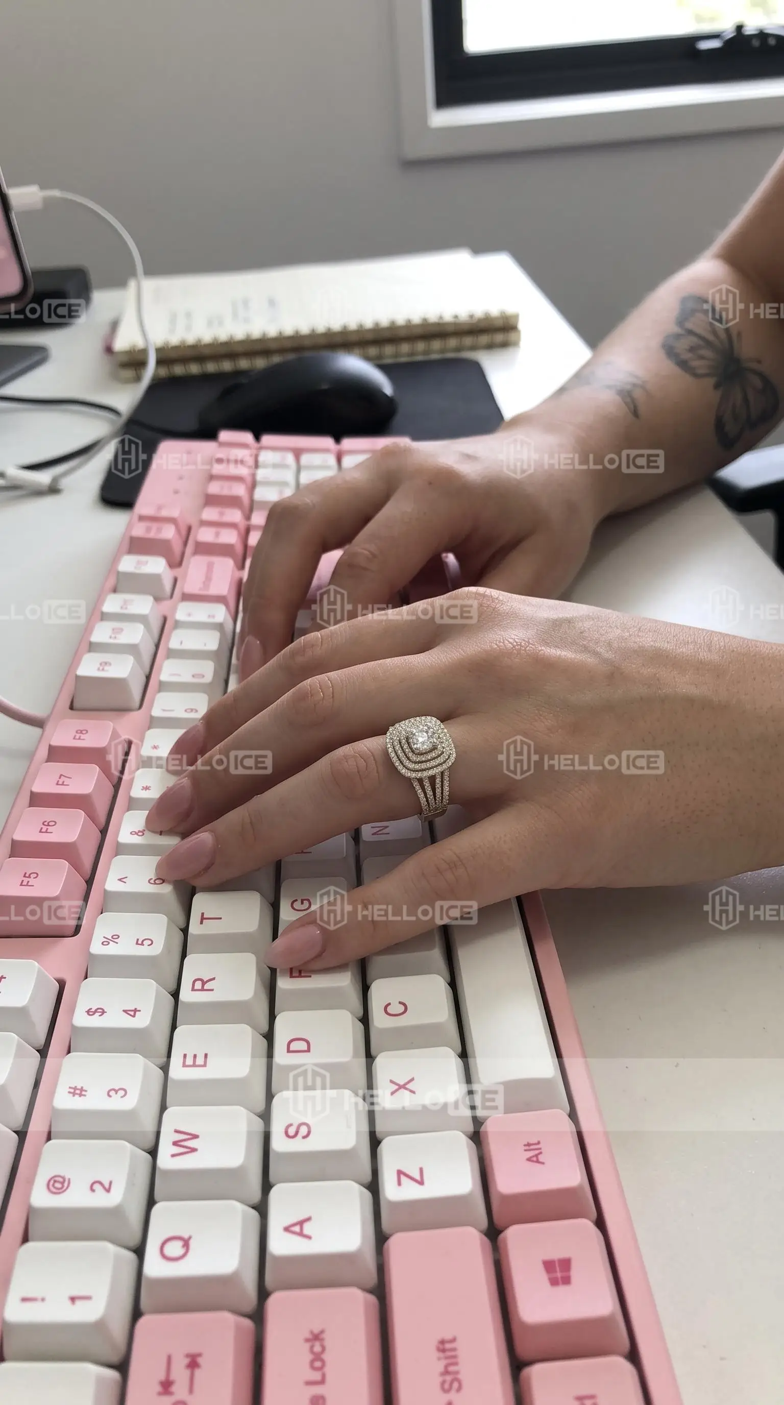 Helloice Review Image