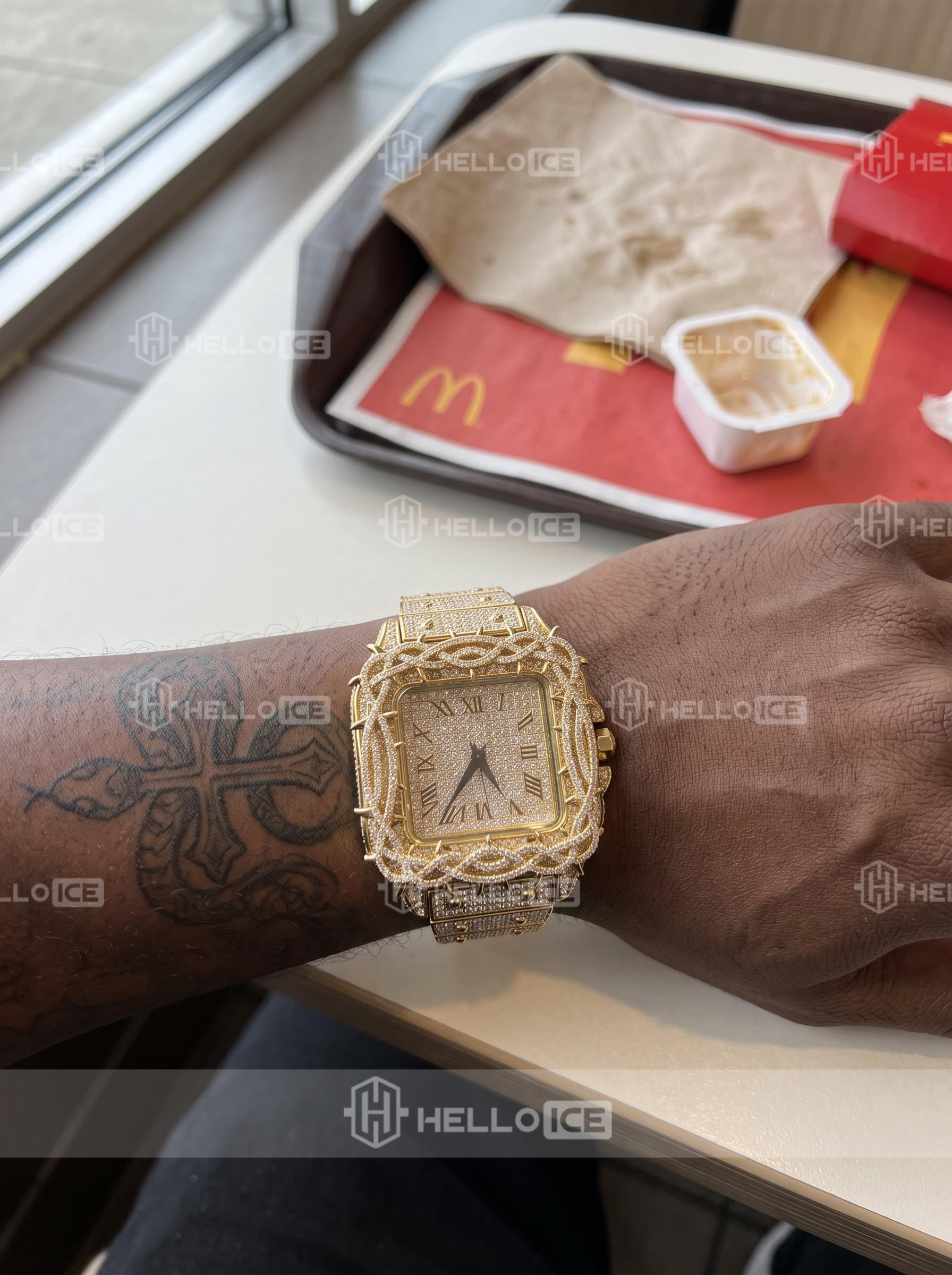 Helloice Review Image