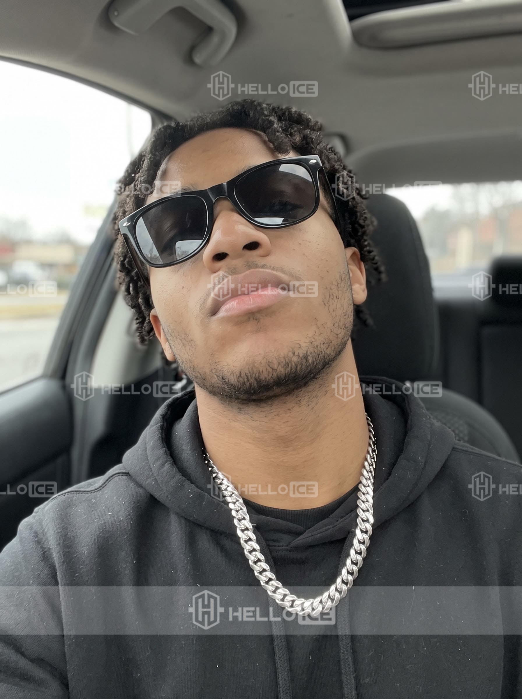 Helloice Review Image