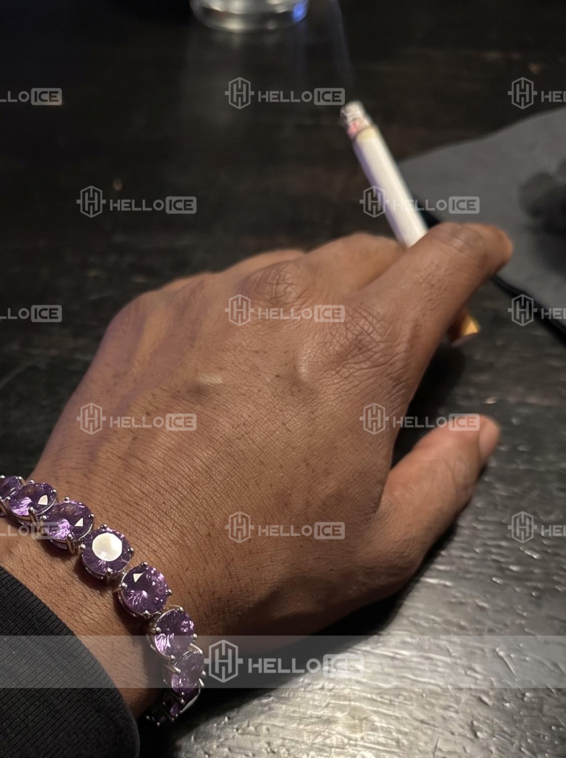 Helloice Review Image