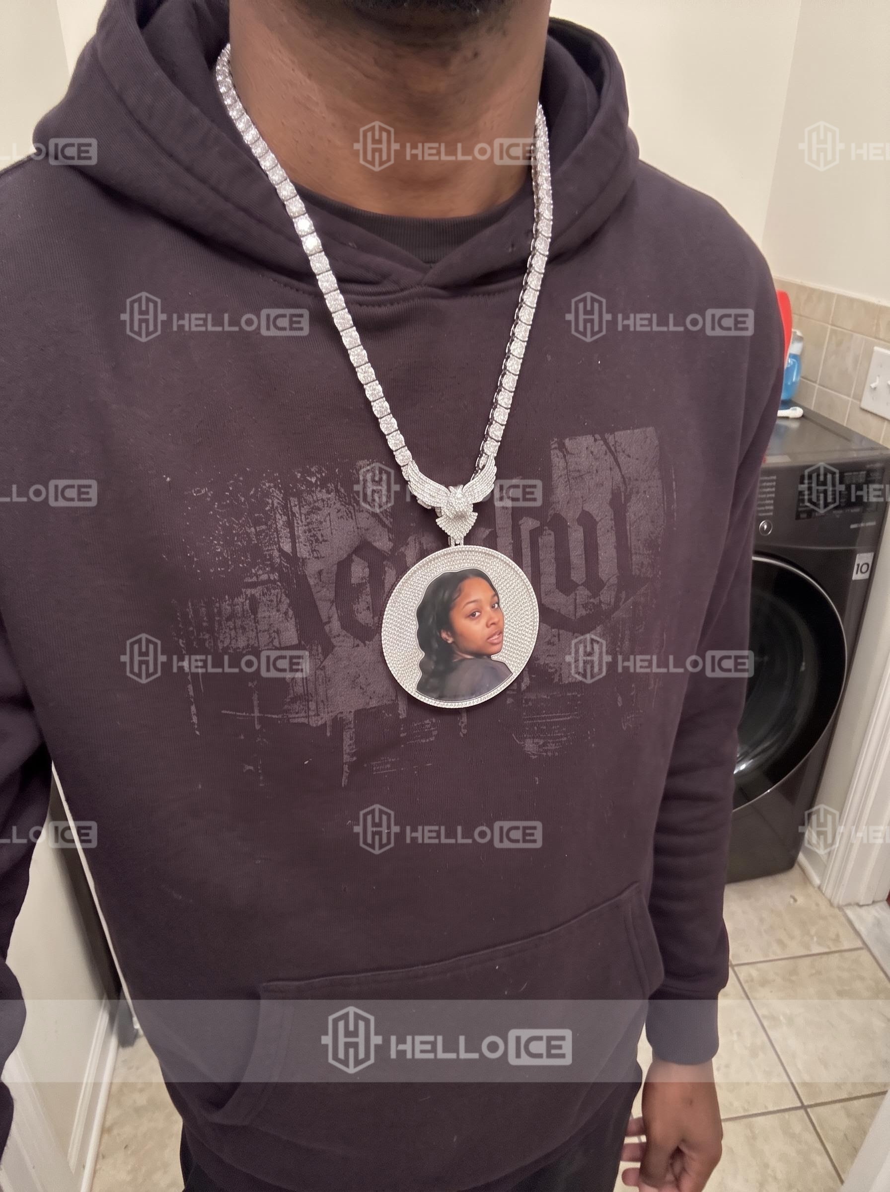 Helloice Review Image
