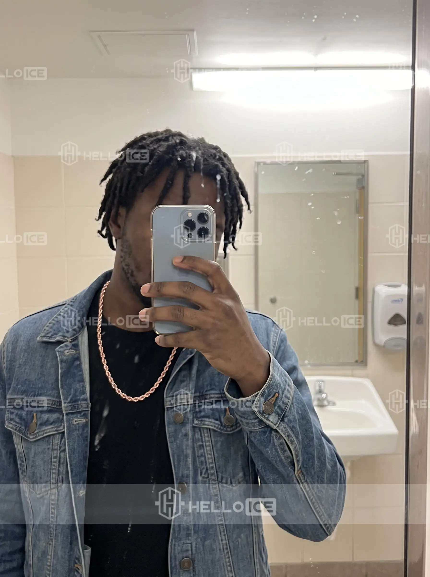 Helloice Review Image