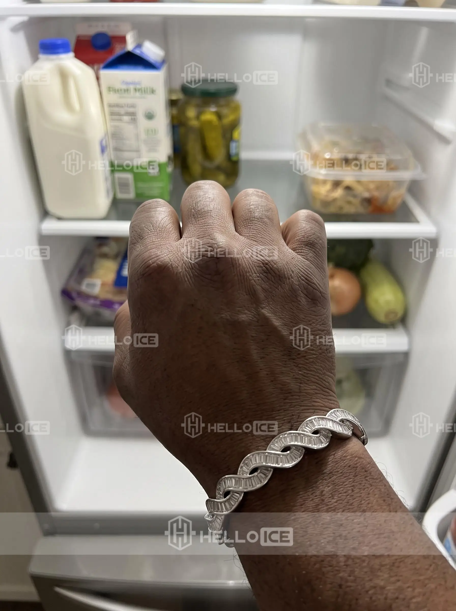 Helloice Review Image