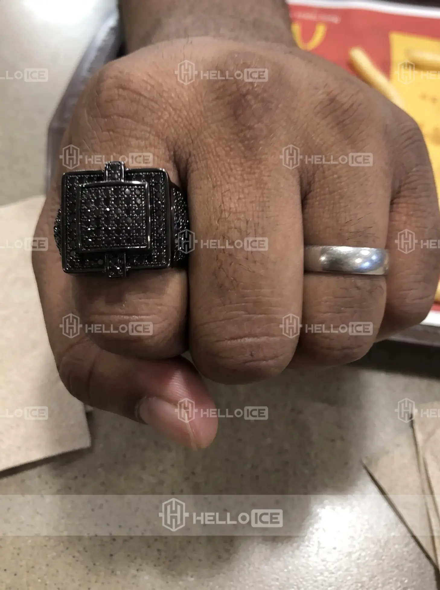 Helloice Review Image